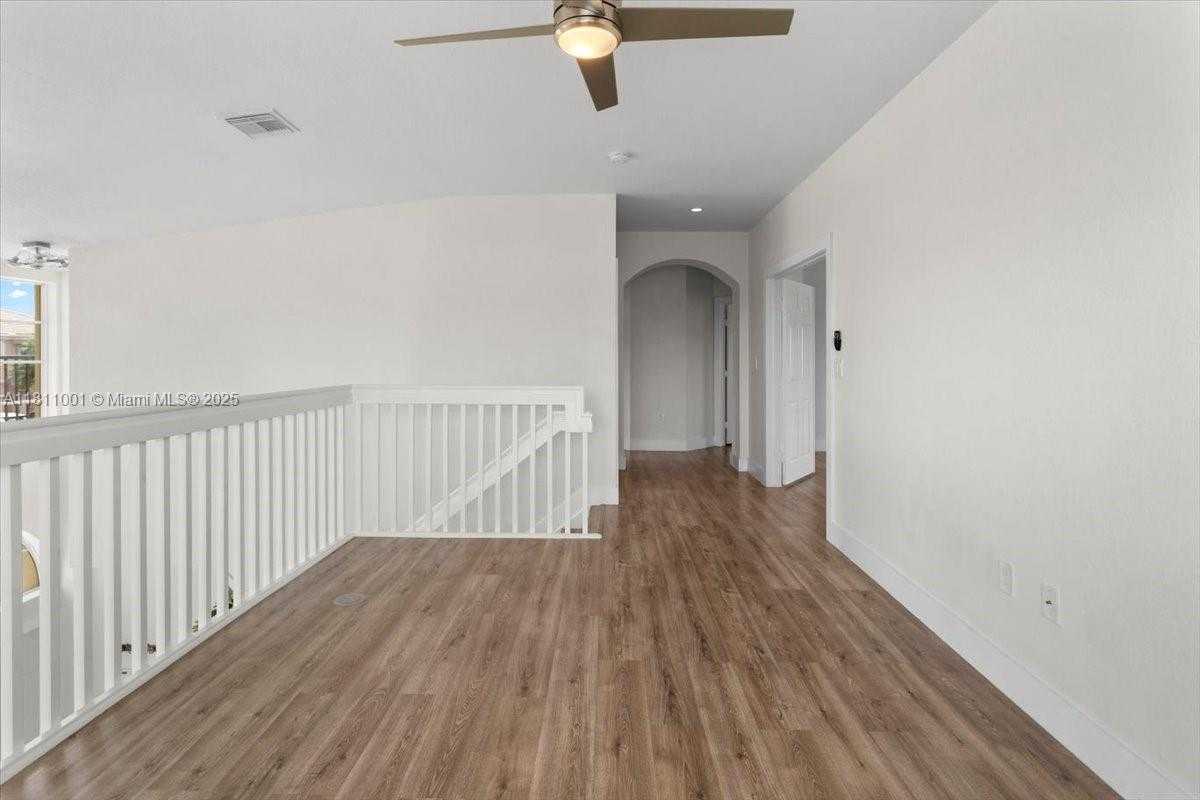 Small Image of 8773 SOUTH WEST 220TH LN, Cutler Bay Number 24