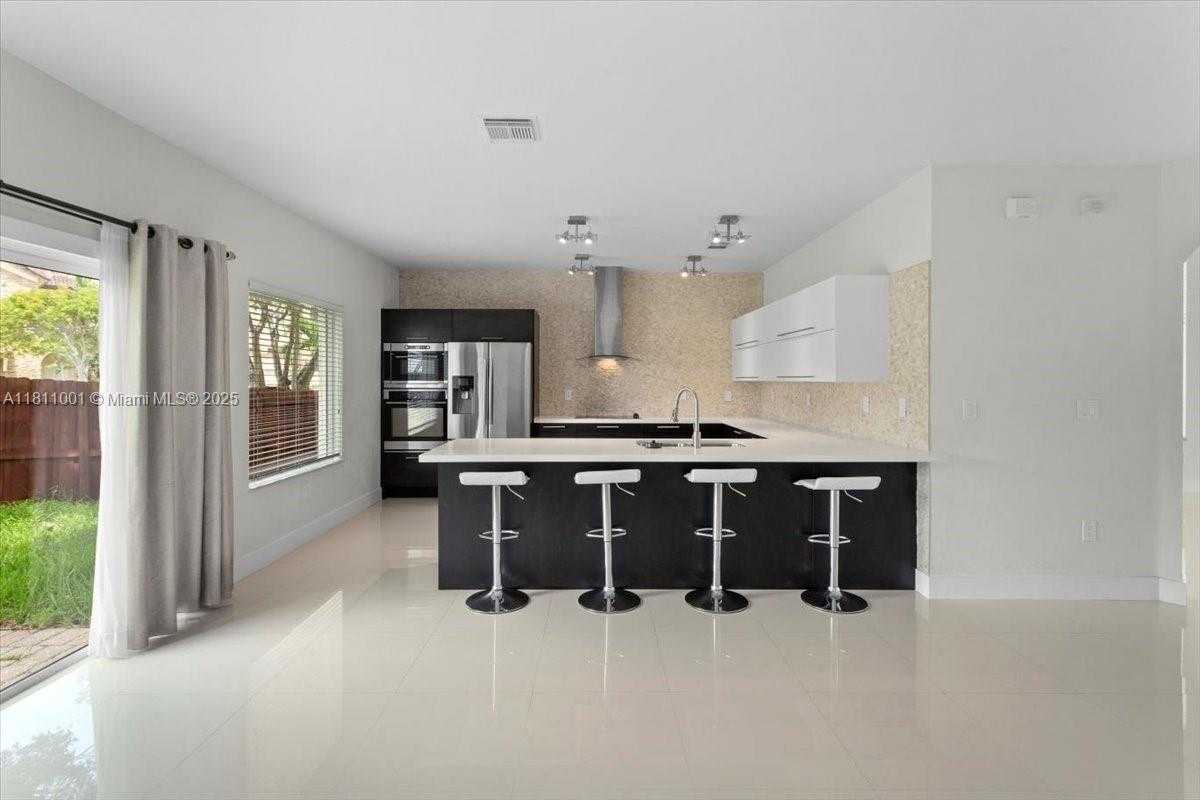 Small Image of 8773 SOUTH WEST 220TH LN, Cutler Bay Number 3