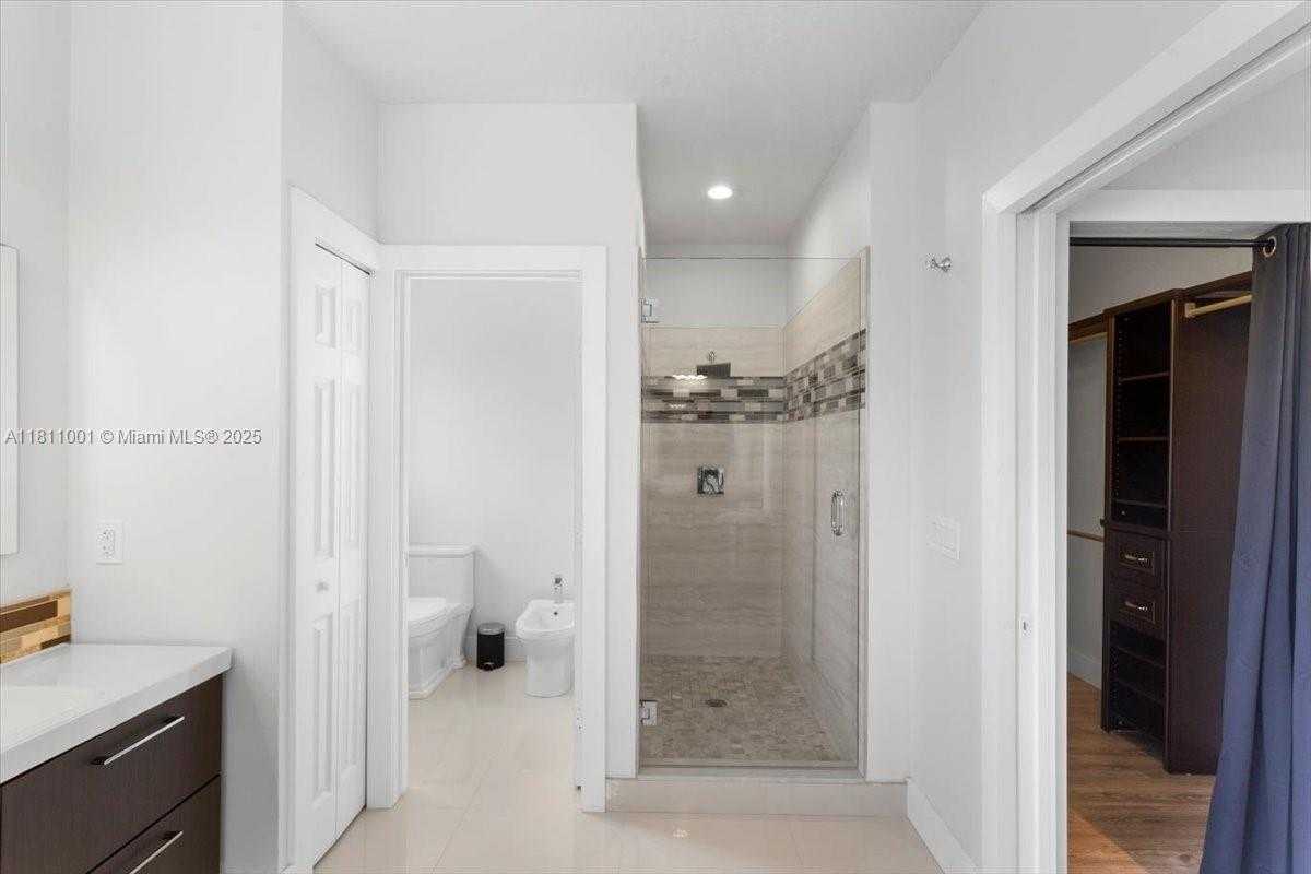 Small Image of 8773 SOUTH WEST 220TH LN, Cutler Bay Number 36