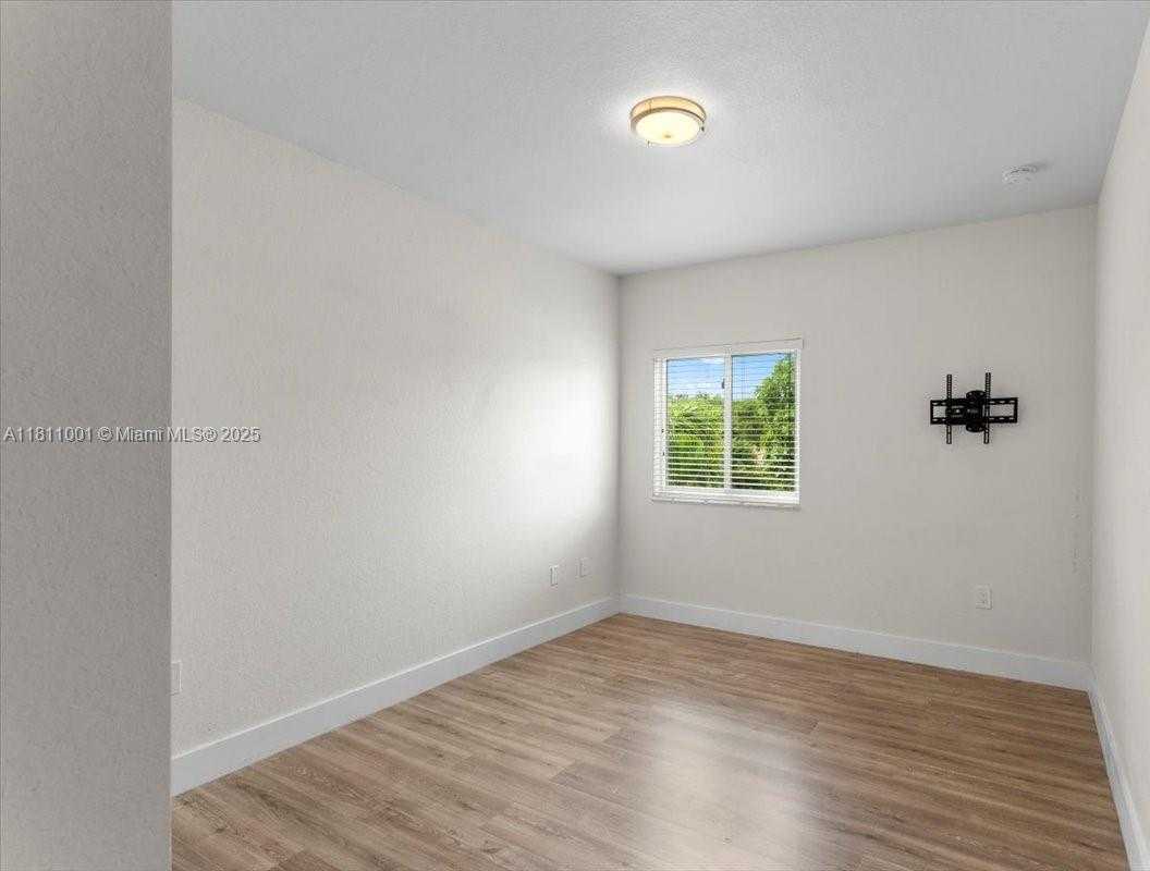 Small Image of 8773 SOUTH WEST 220TH LN, Cutler Bay Number 38