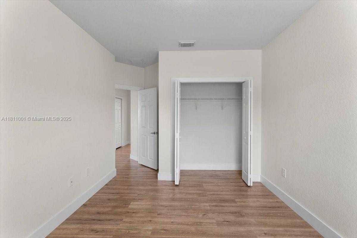 Small Image of 8773 SOUTH WEST 220TH LN, Cutler Bay Number 39