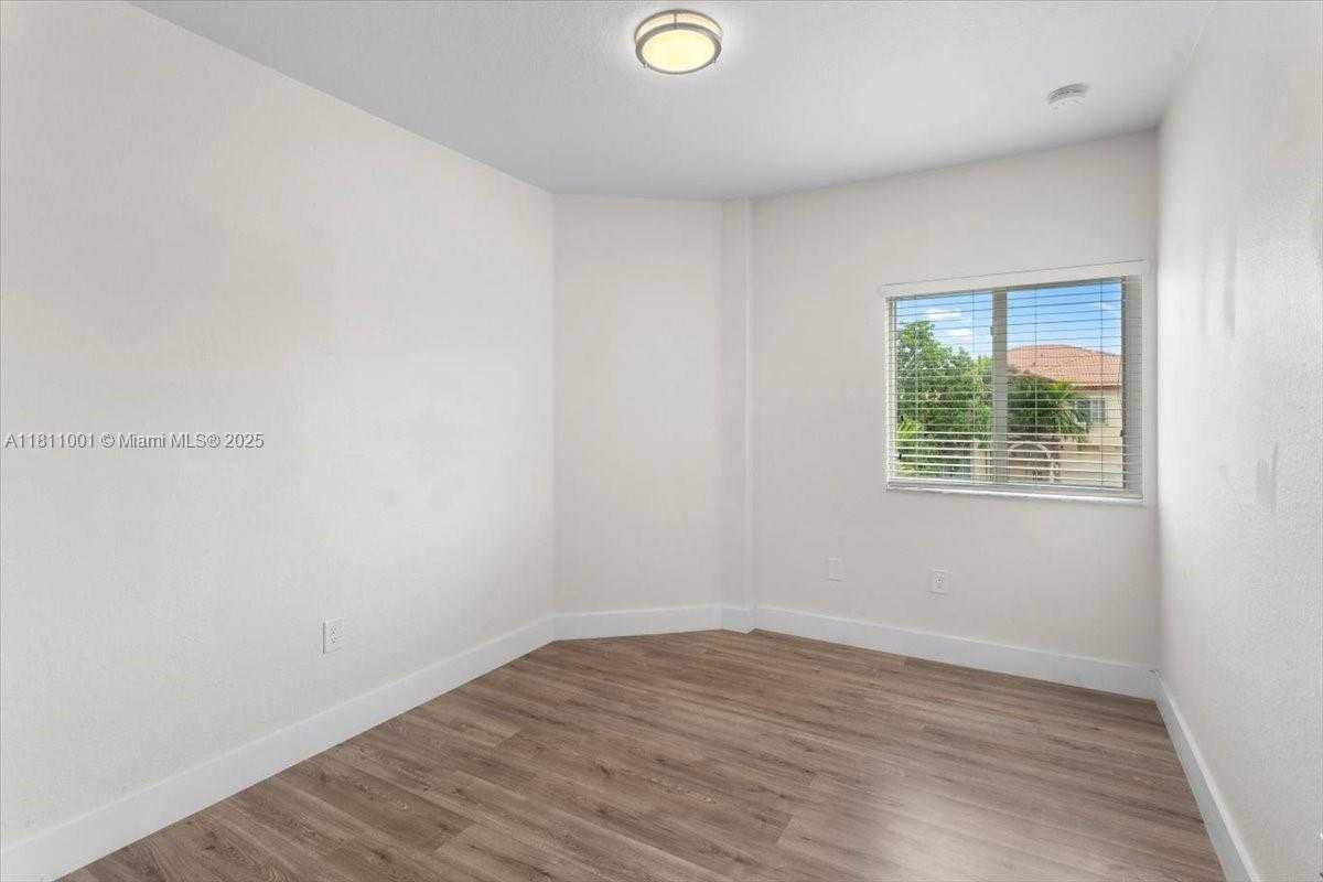 Small Image of 8773 SOUTH WEST 220TH LN, Cutler Bay Number 40