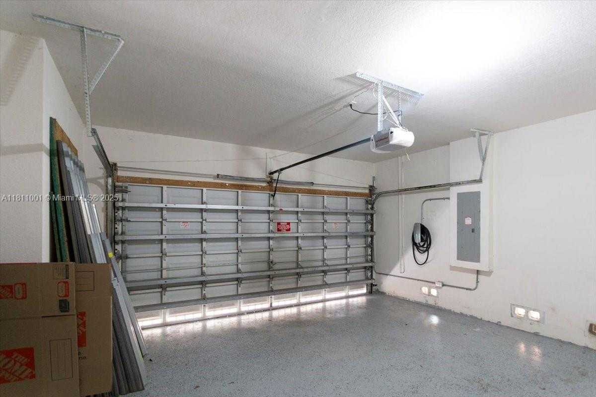 Small Image of 8773 SOUTH WEST 220TH LN, Cutler Bay Number 45