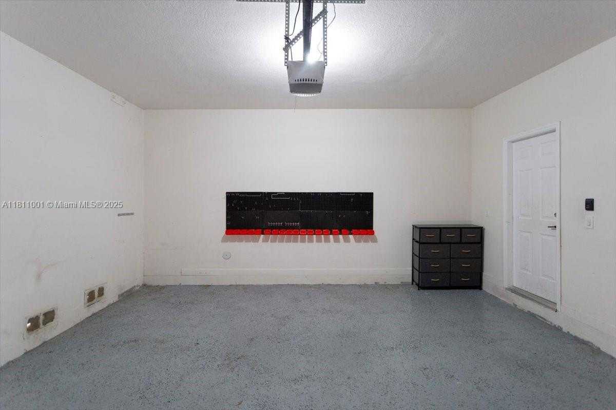 Small Image of 8773 SOUTH WEST 220TH LN, Cutler Bay Number 46