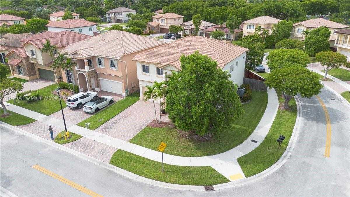 Small Image of 8773 SOUTH WEST 220TH LN, Cutler Bay Number 47