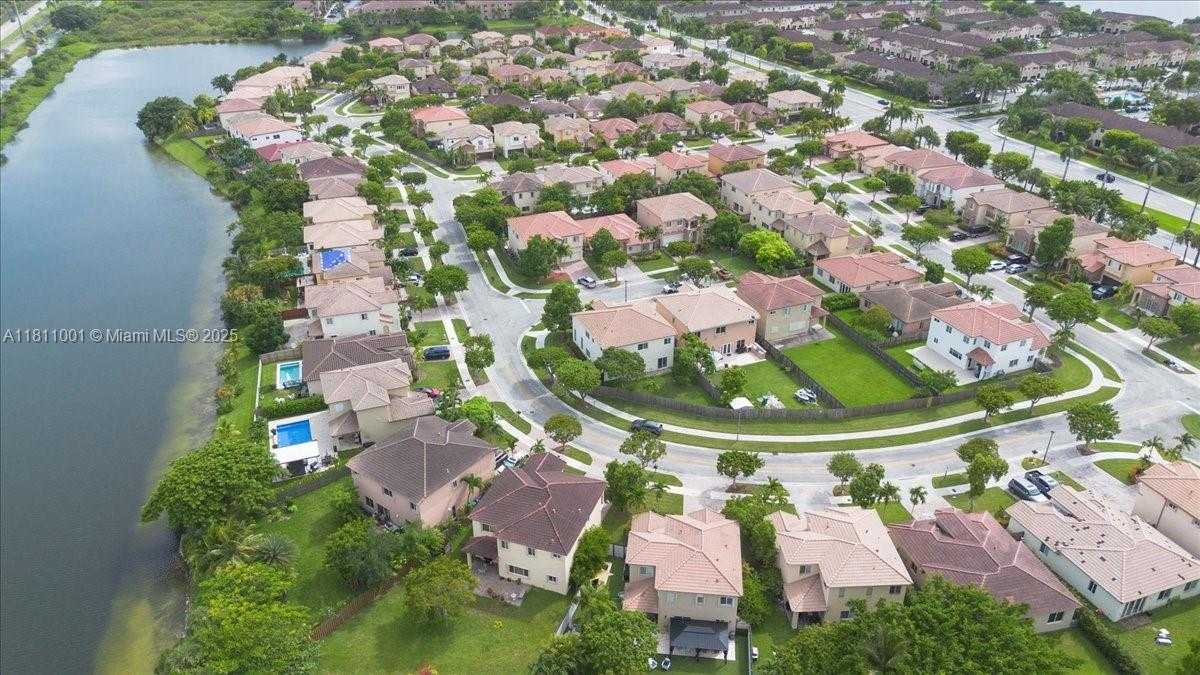 Small Image of 8773 SOUTH WEST 220TH LN, Cutler Bay Number 49