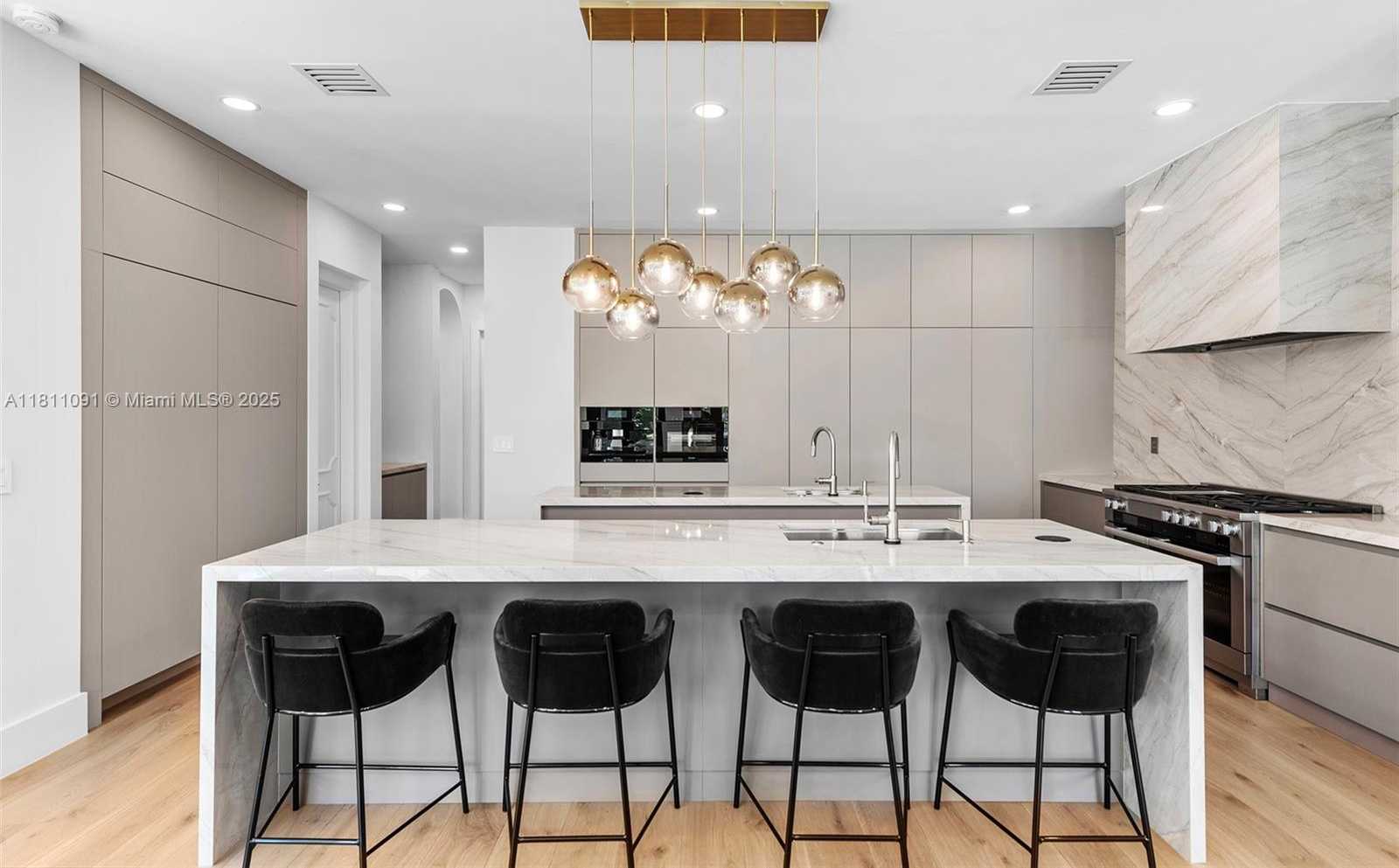 Small Image of 324 COCONUT ISLE DR, Fort Lauderdale Number 17