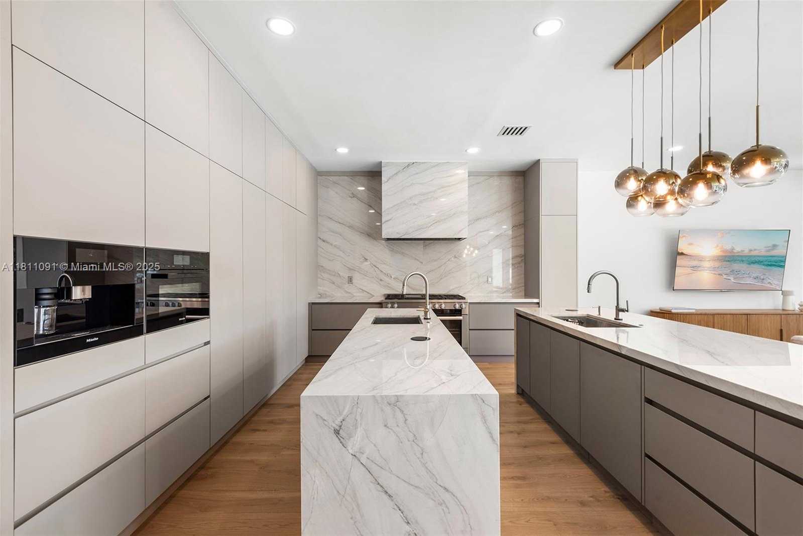 Small Image of 324 COCONUT ISLE DR, Fort Lauderdale Number 18