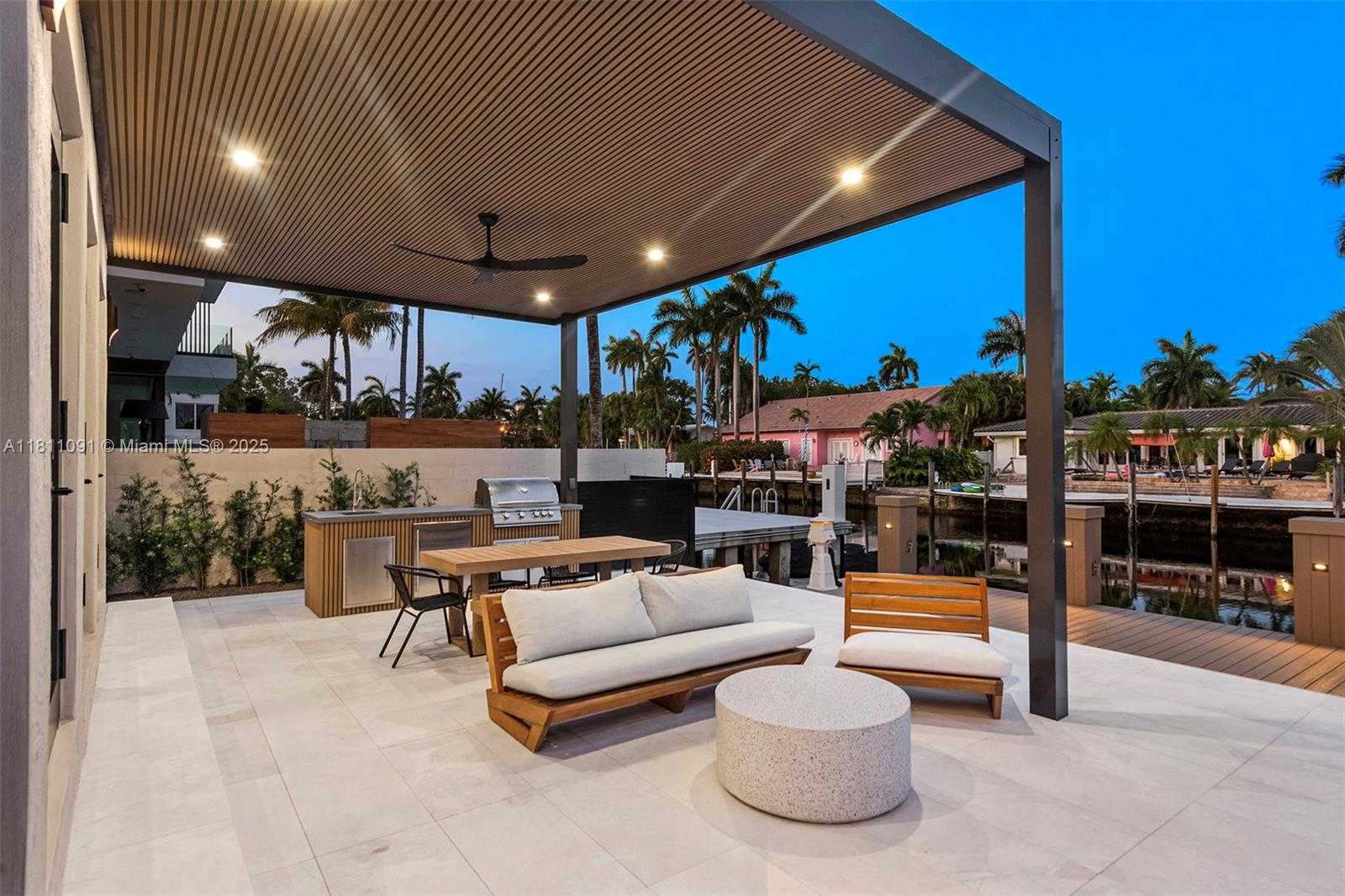 Small Image of 324 COCONUT ISLE DR, Fort Lauderdale Number 20