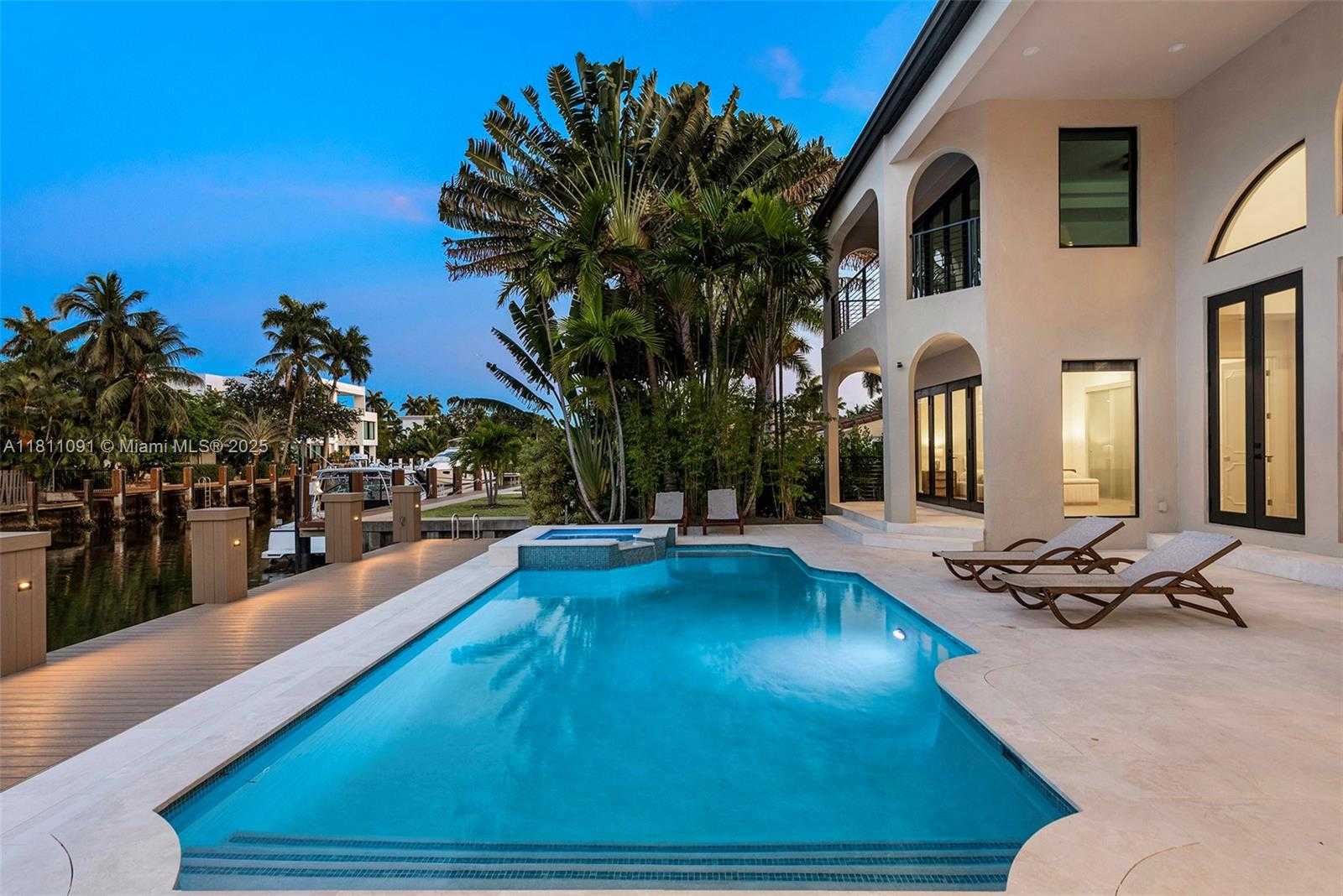 Small Image of 324 COCONUT ISLE DR, Fort Lauderdale Number 22