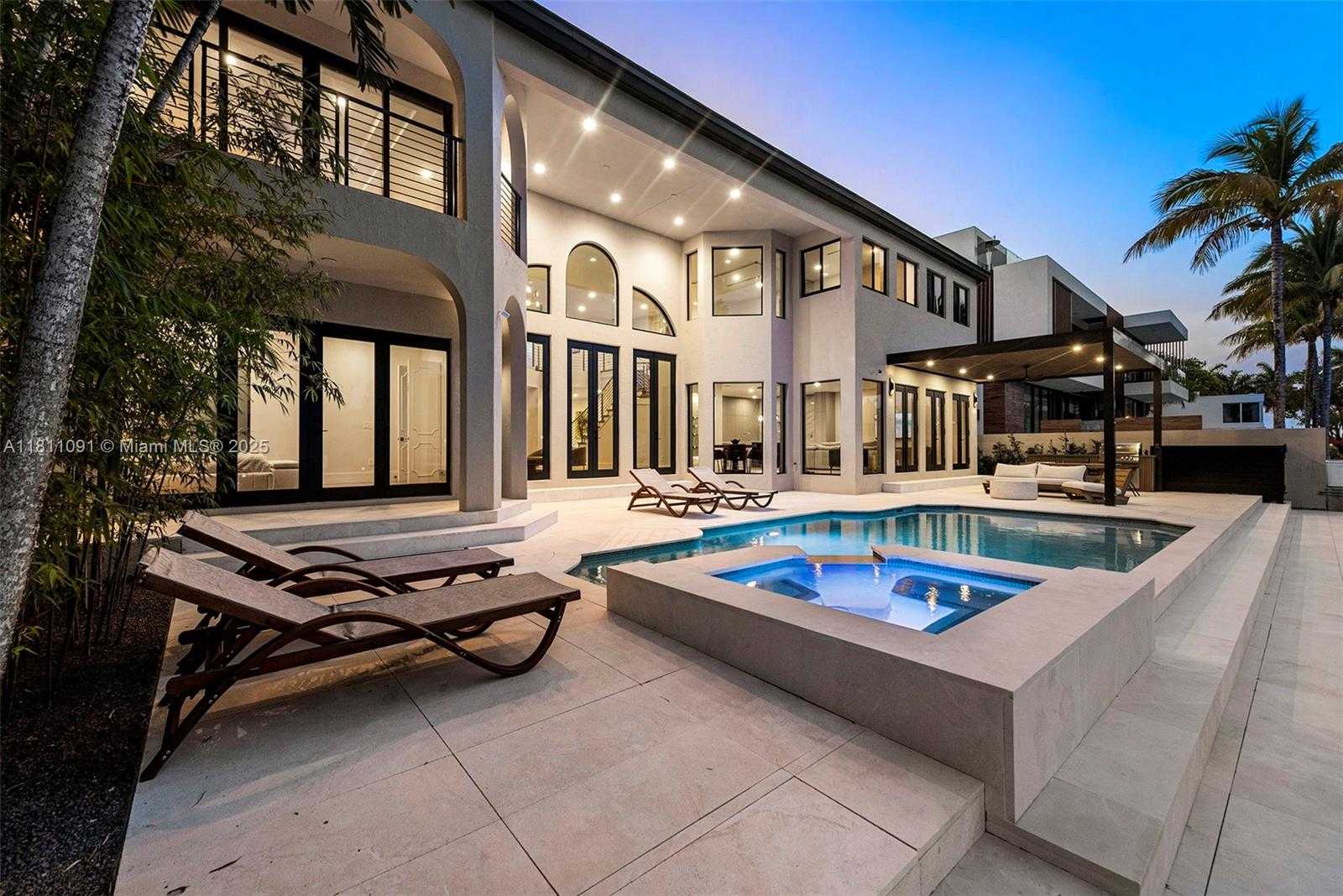 Small Image of 324 COCONUT ISLE DR, Fort Lauderdale Number 25