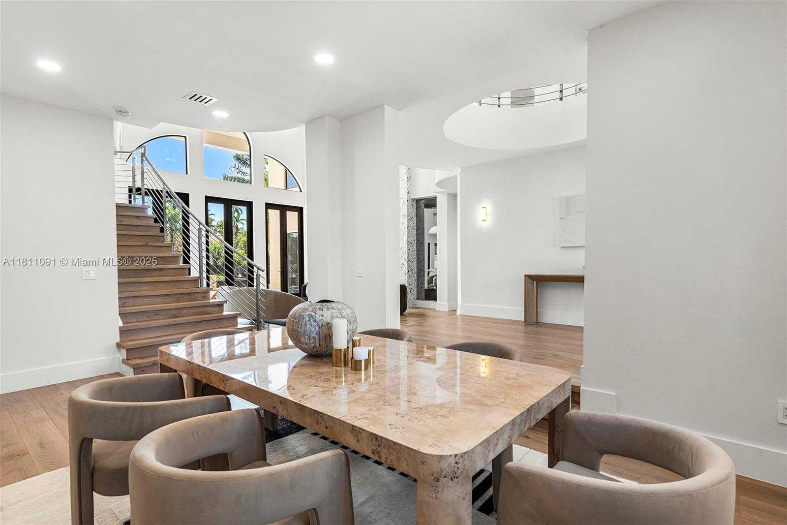 Small Image of 324 COCONUT ISLE DR, Fort Lauderdale Number 27