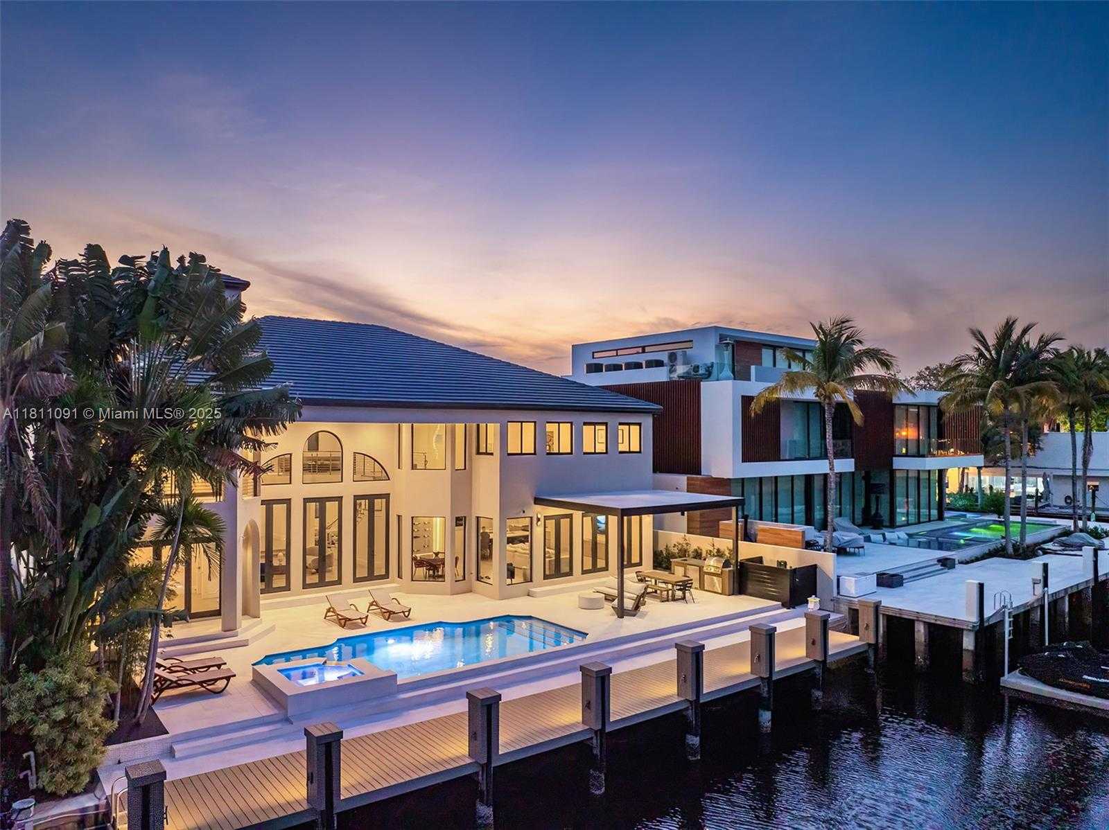 Small Image of 324 COCONUT ISLE DR, Fort Lauderdale Number 3