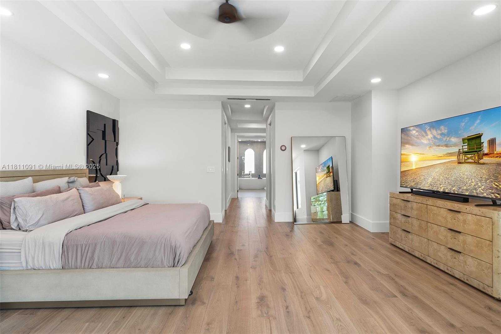 Small Image of 324 COCONUT ISLE DR, Fort Lauderdale Number 38