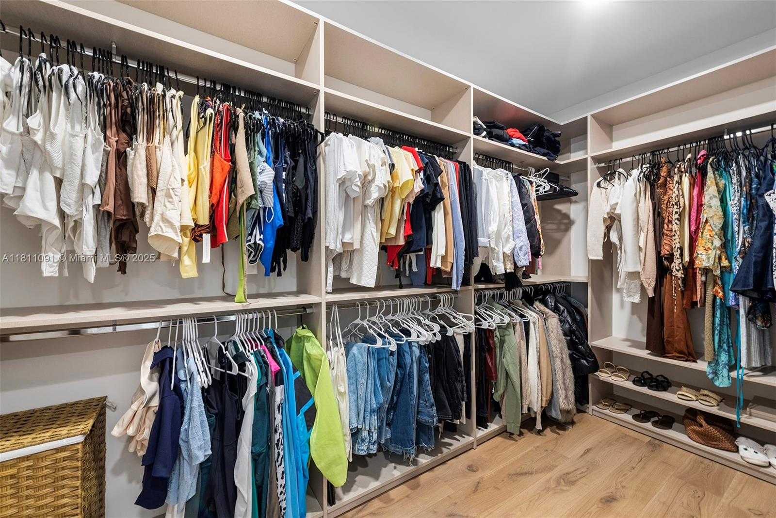 Small Image of 324 COCONUT ISLE DR, Fort Lauderdale Number 44