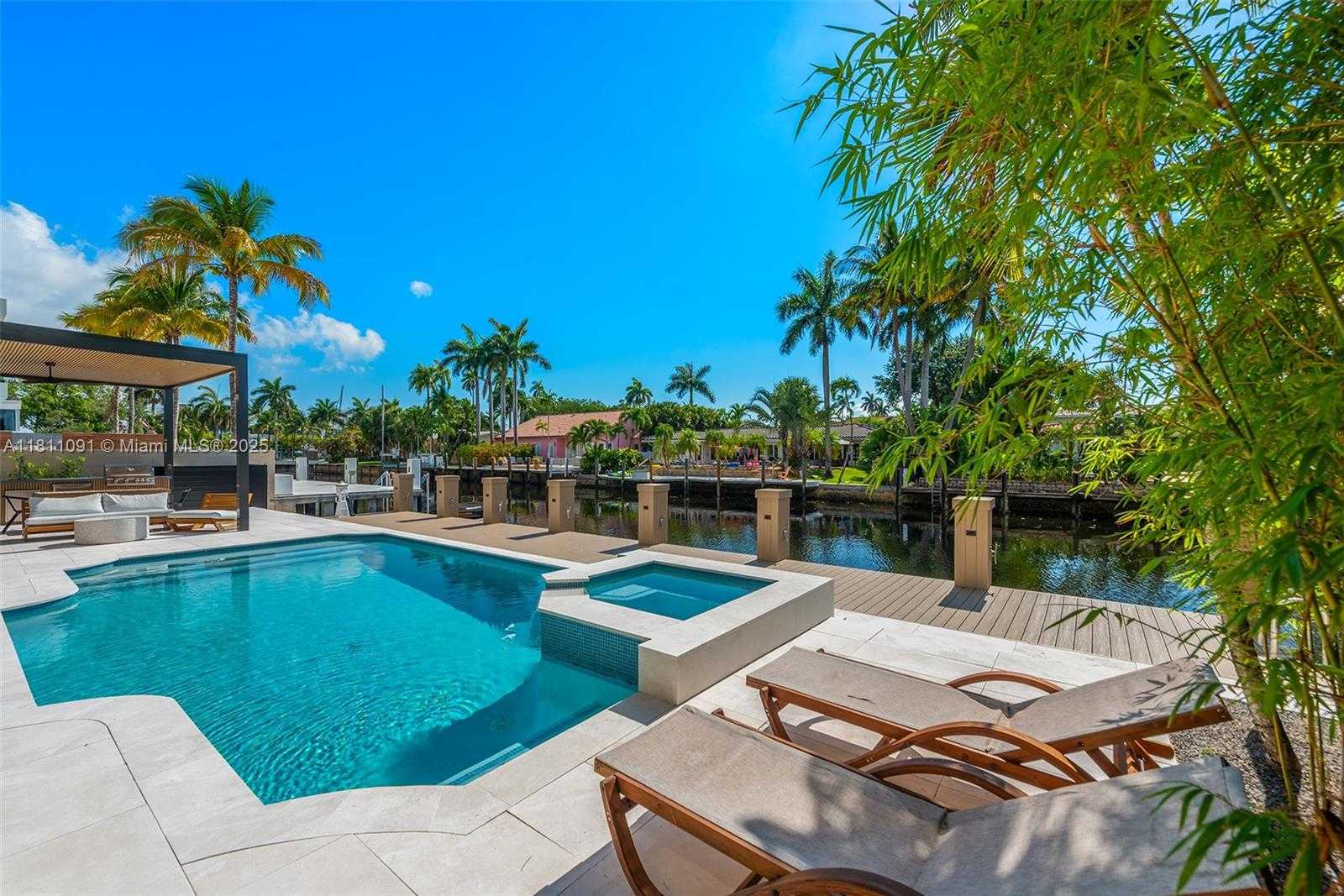 Small Image of 324 COCONUT ISLE DR, Fort Lauderdale Number 54