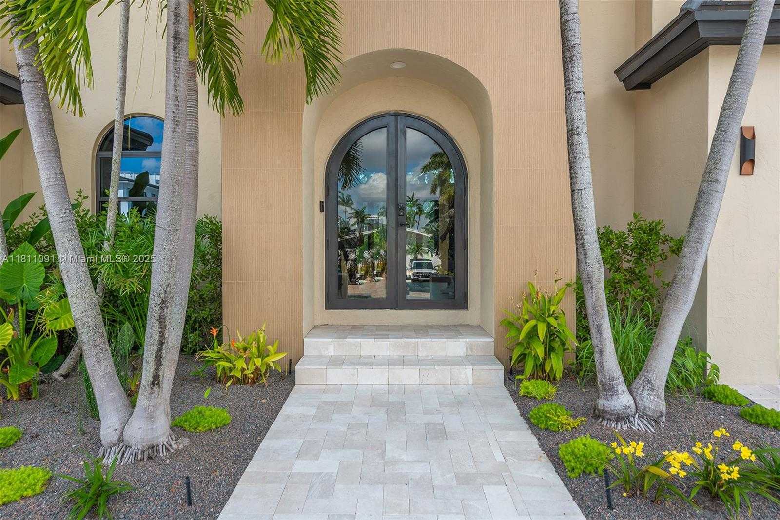 Small Image of 324 COCONUT ISLE DR, Fort Lauderdale Number 6