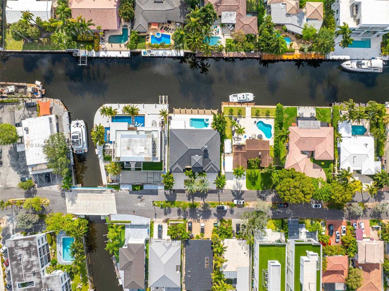 Small Image of 324 COCONUT ISLE DR, Fort Lauderdale Number 64