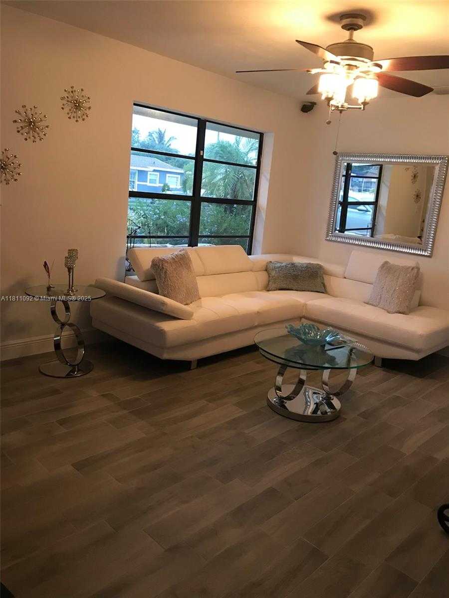 Small Image of 5010 NORTH WEST 190TH ST, Miami Gardens Number 2