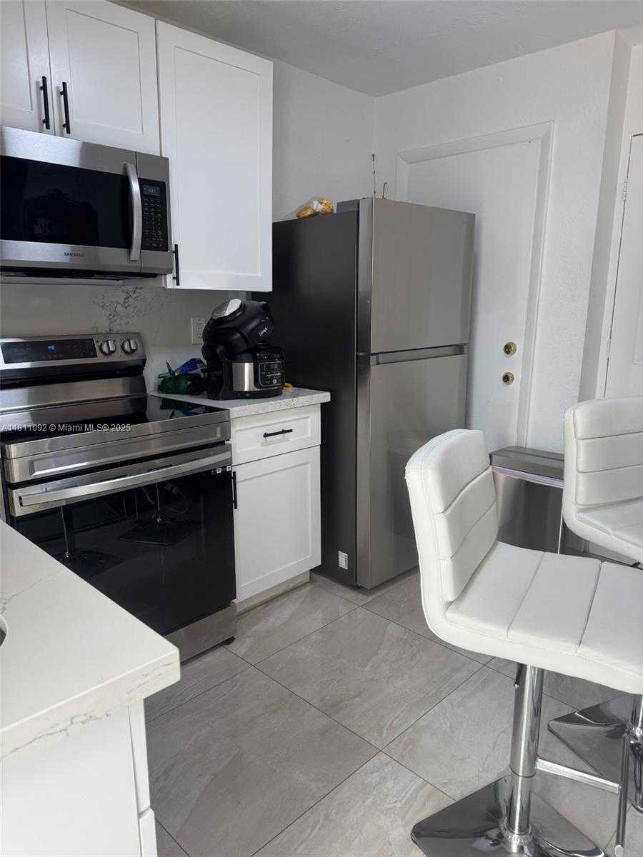 Small Image of 5010 NORTH WEST 190TH ST, Miami Gardens Number 3