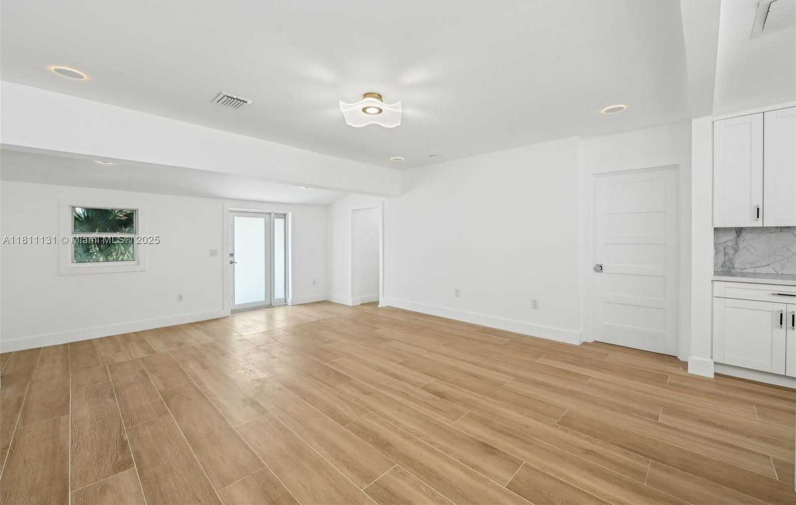 Small Image of 2001 SOUTH WEST 23RD AVE, Fort Lauderdale Number 11