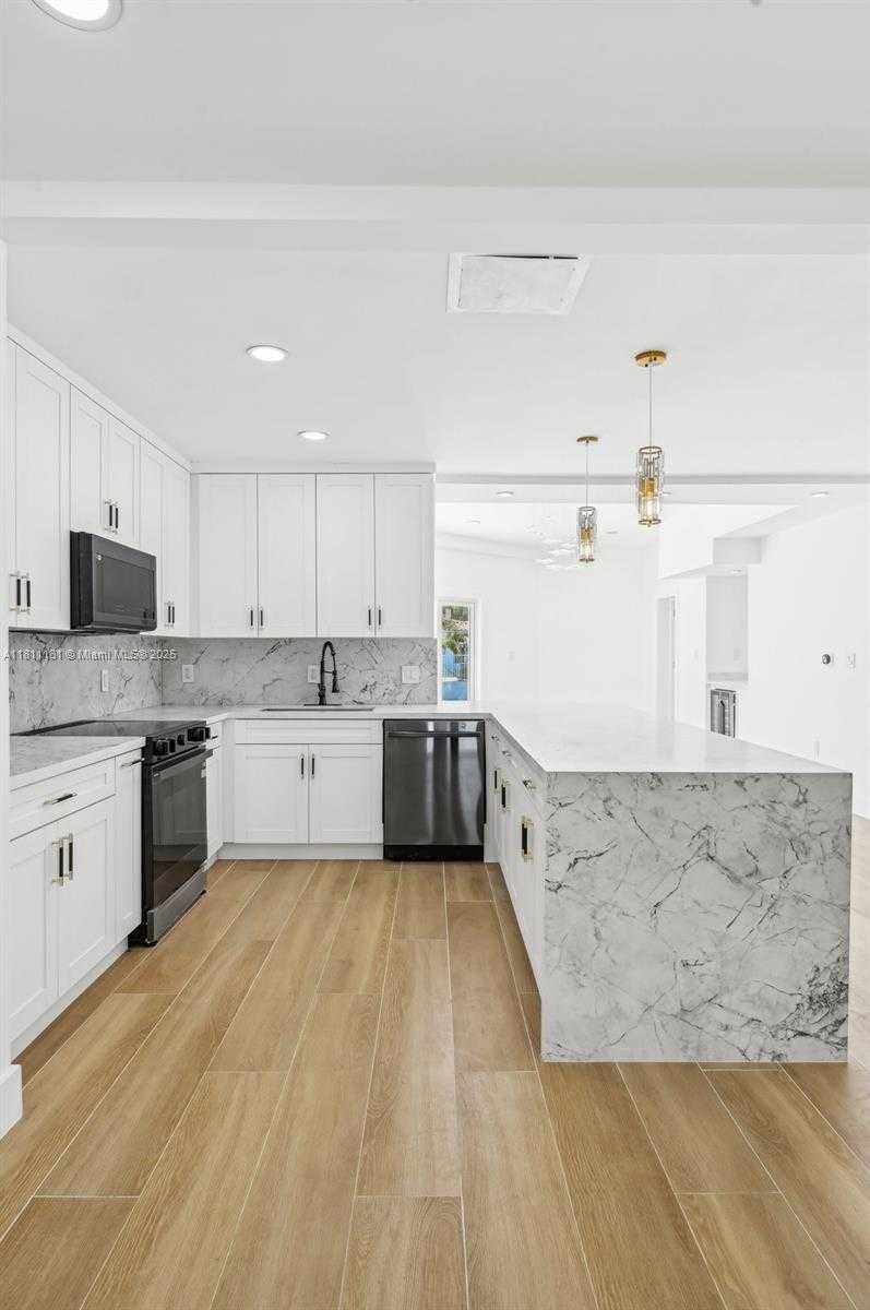 Small Image of 2001 SOUTH WEST 23RD AVE, Fort Lauderdale Number 24