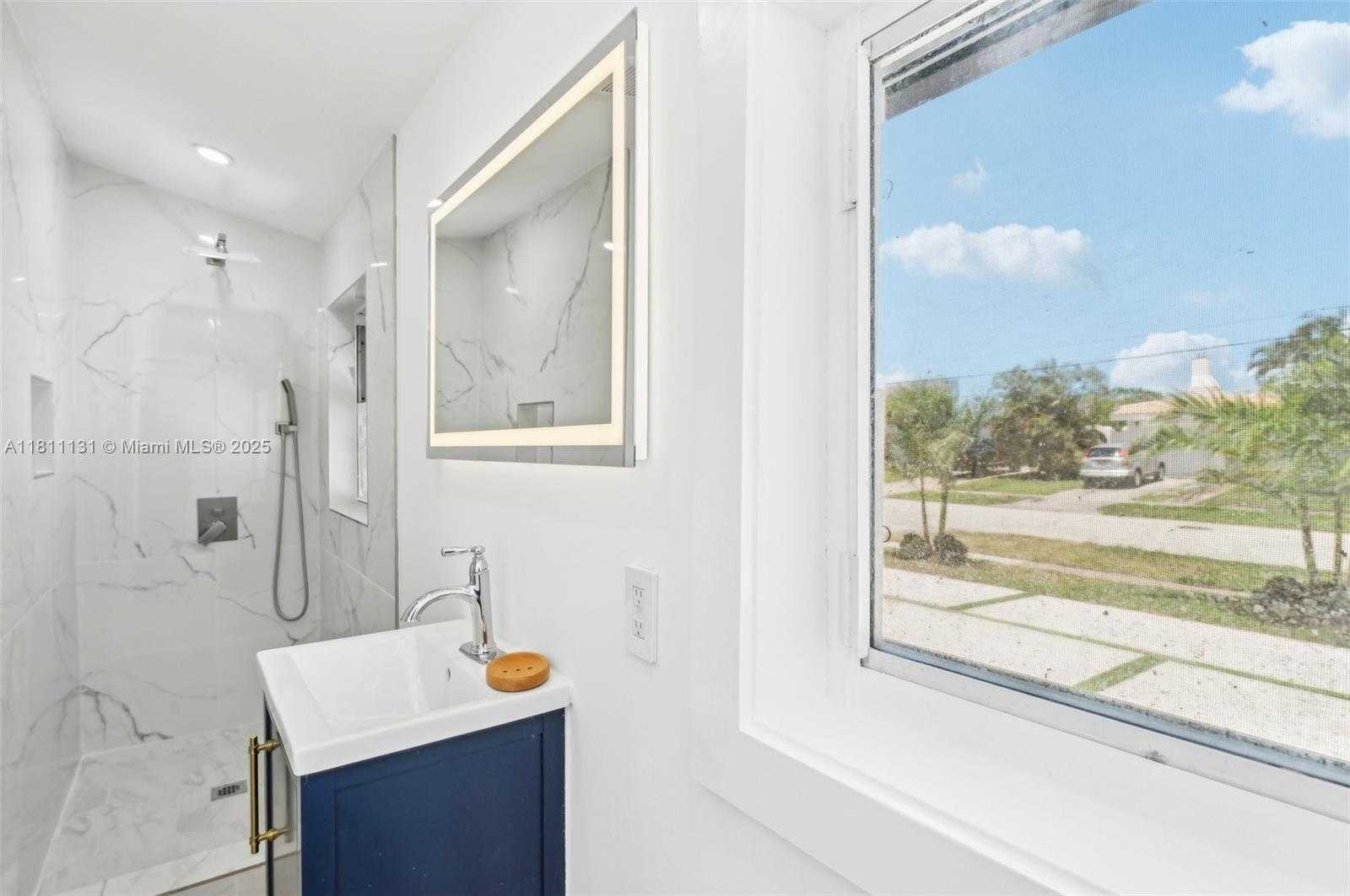Small Image of 2001 SOUTH WEST 23RD AVE, Fort Lauderdale Number 29