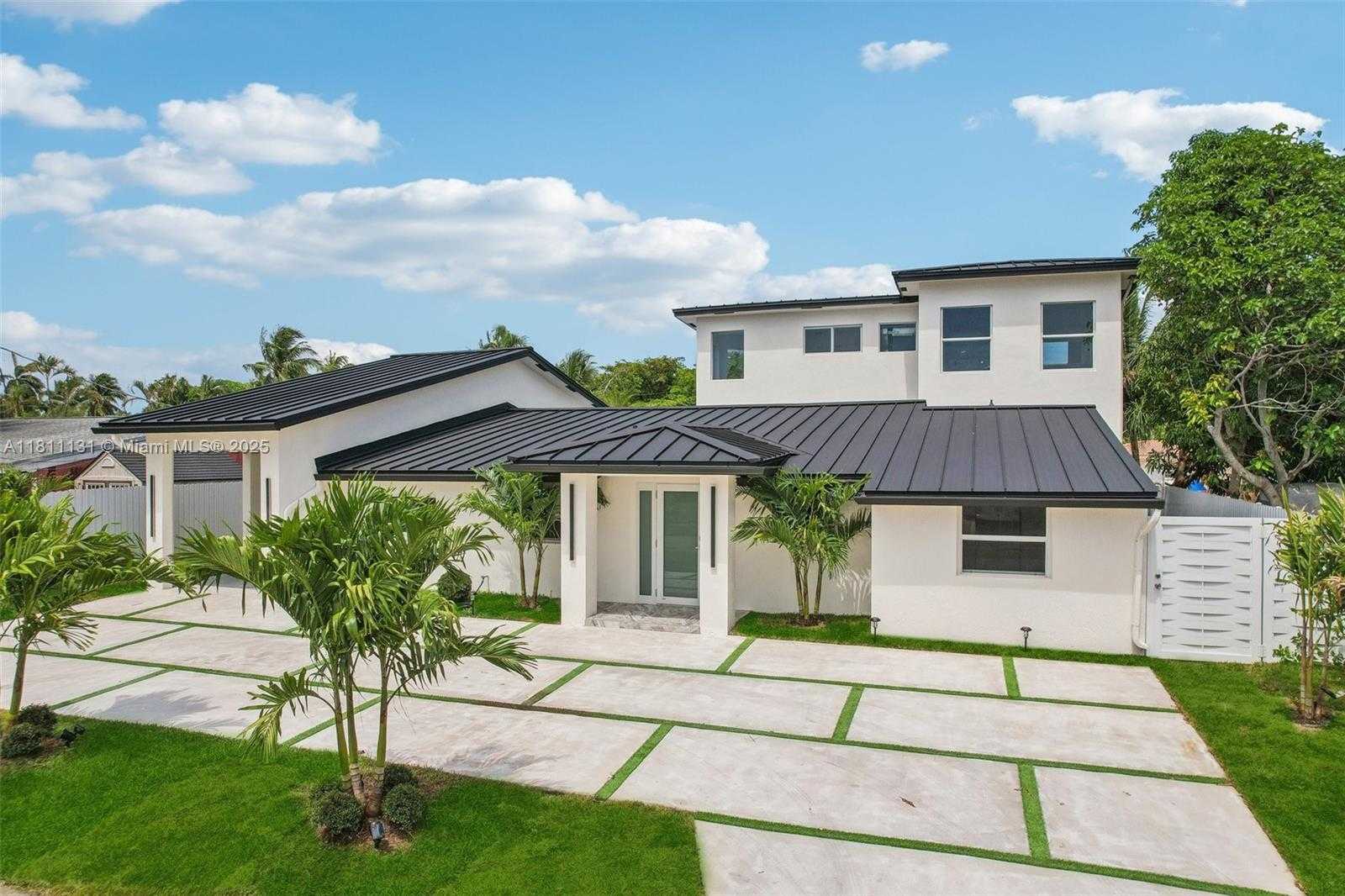 Small Image of 2001 SOUTH WEST 23RD AVE, Fort Lauderdale Number 3