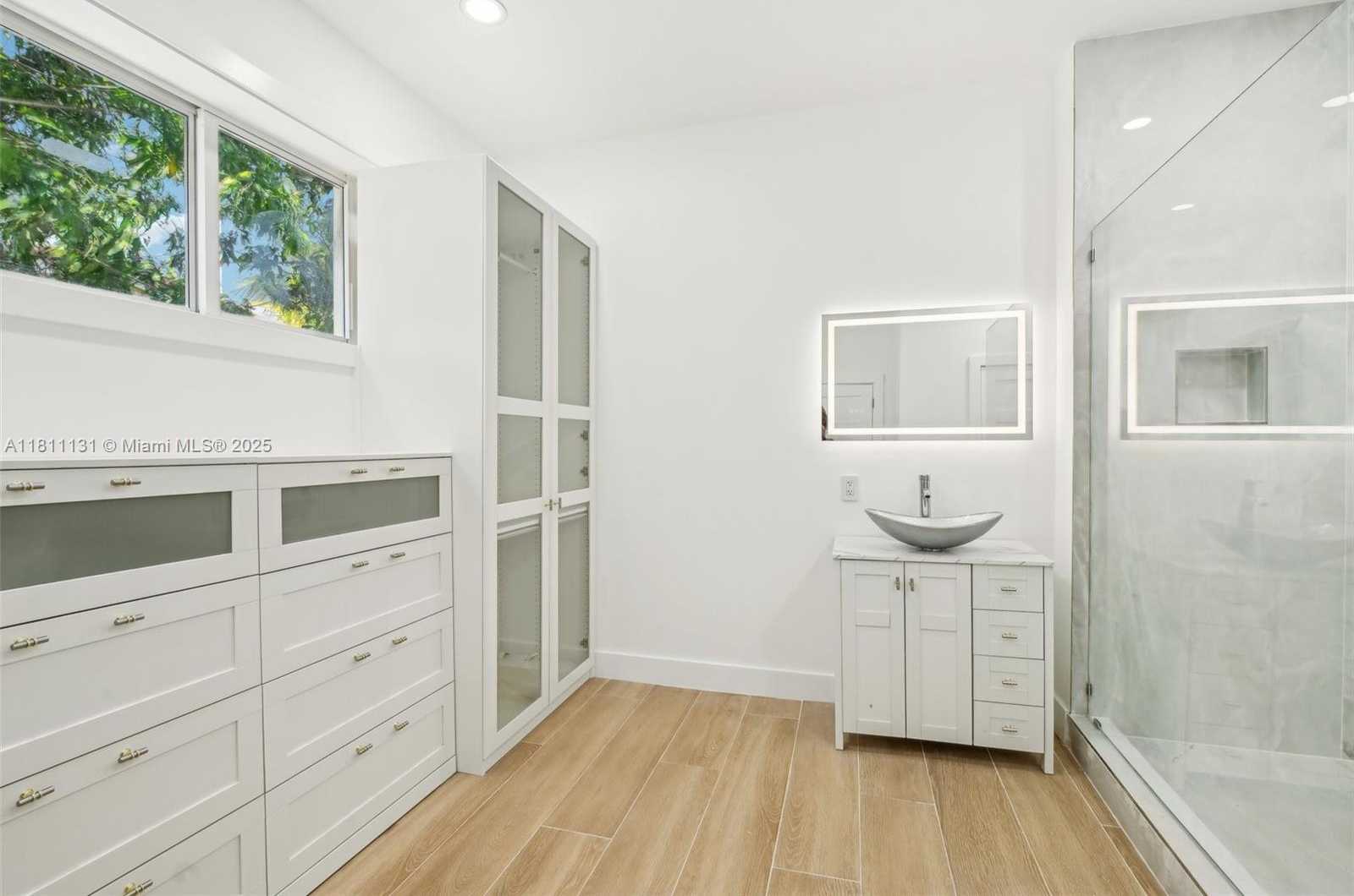 Small Image of 2001 SOUTH WEST 23RD AVE, Fort Lauderdale Number 47