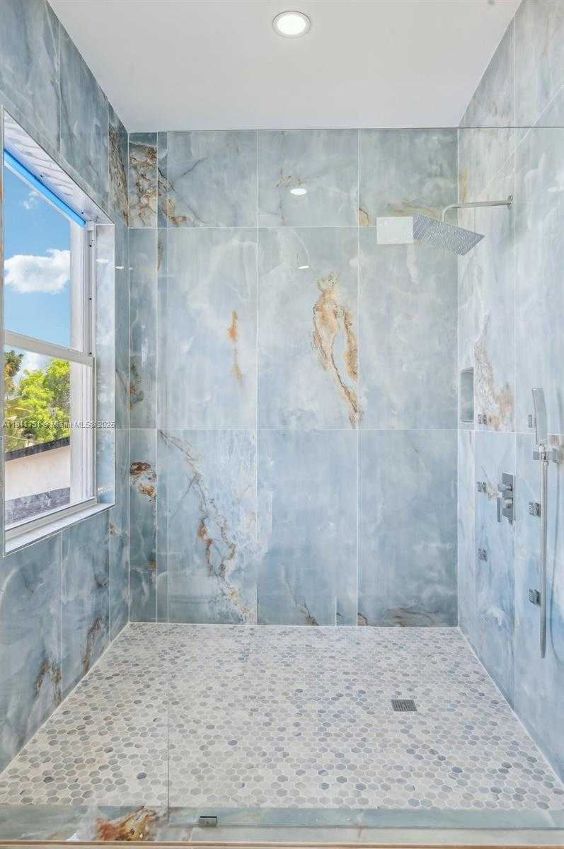Small Image of 2001 SOUTH WEST 23RD AVE, Fort Lauderdale Number 69