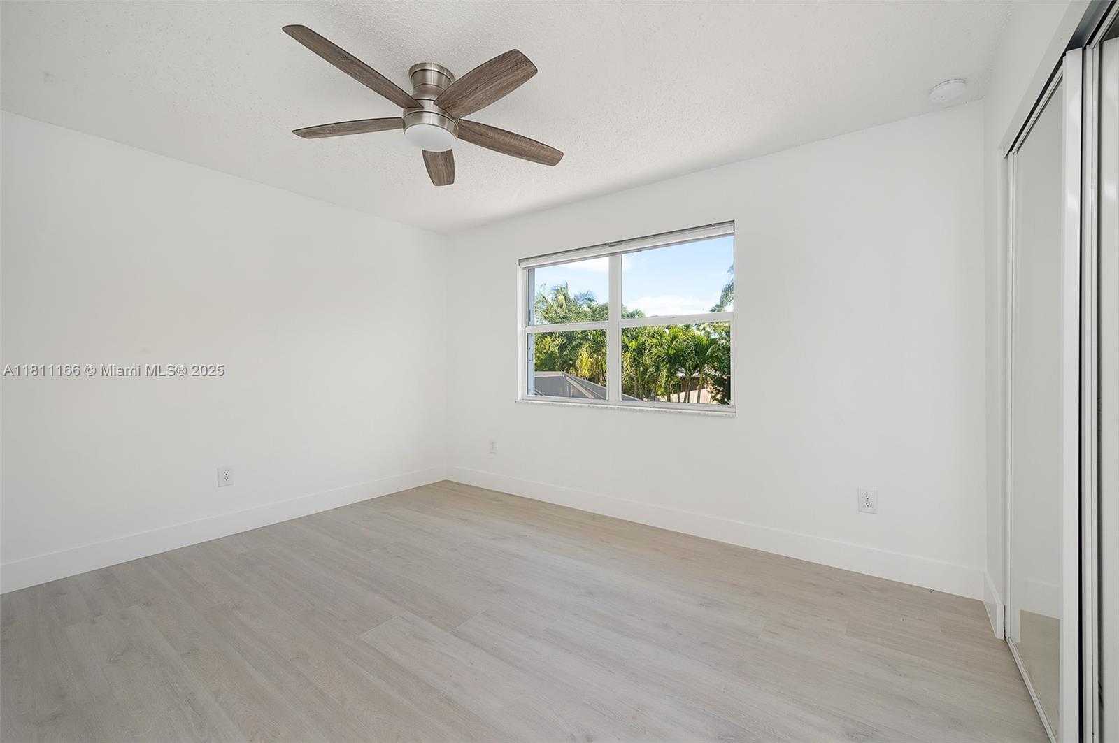 Small Image of 22300 SANDS POINT DR, Boca Raton Number 10