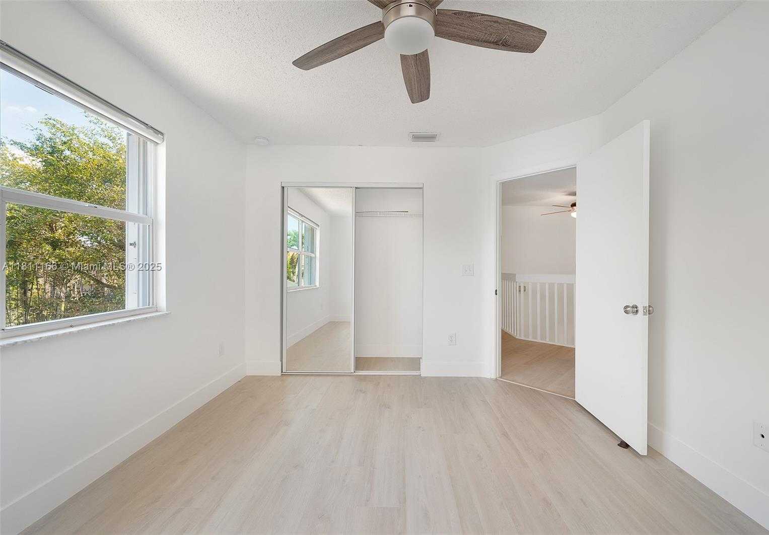 Small Image of 22300 SANDS POINT DR, Boca Raton Number 11