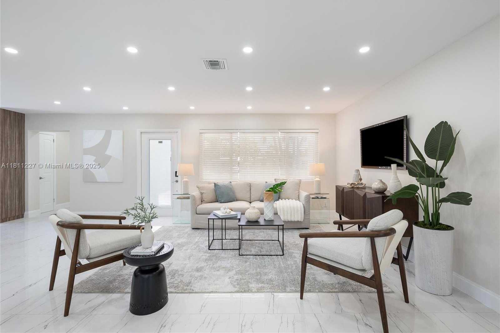 Small Image of 1510 COOLIDGE ST, Hollywood Number 11