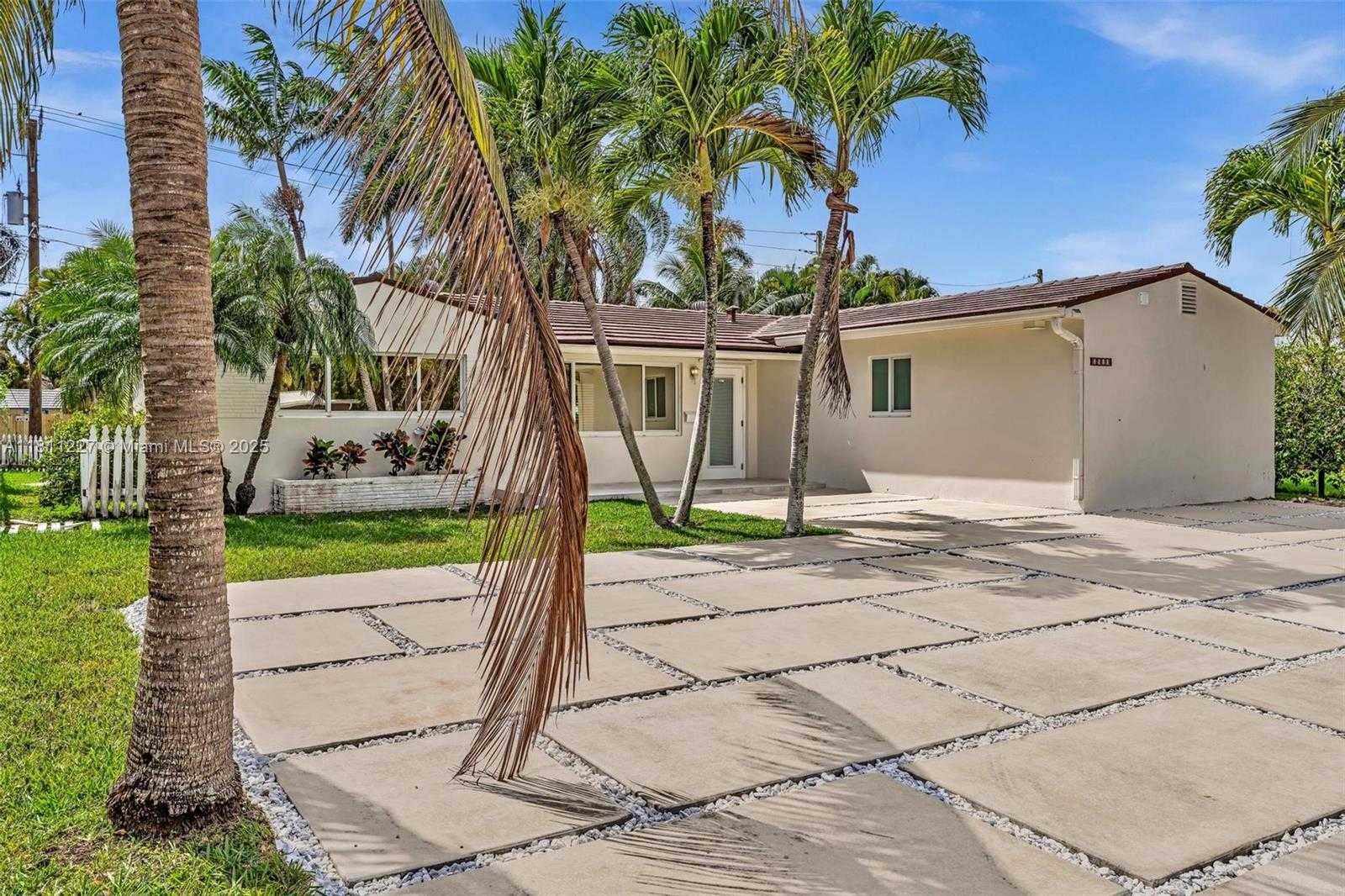 Small Image of 1510 COOLIDGE ST, Hollywood Number 2