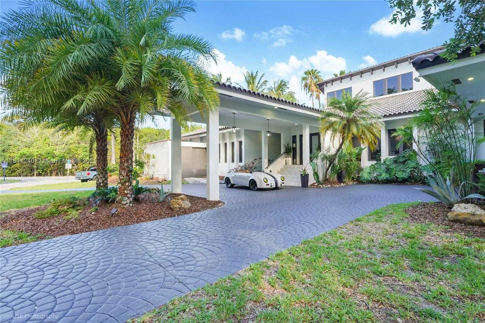 Small Image of 7460 SOUTH WEST 179TH ST, Palmetto Bay Number 2