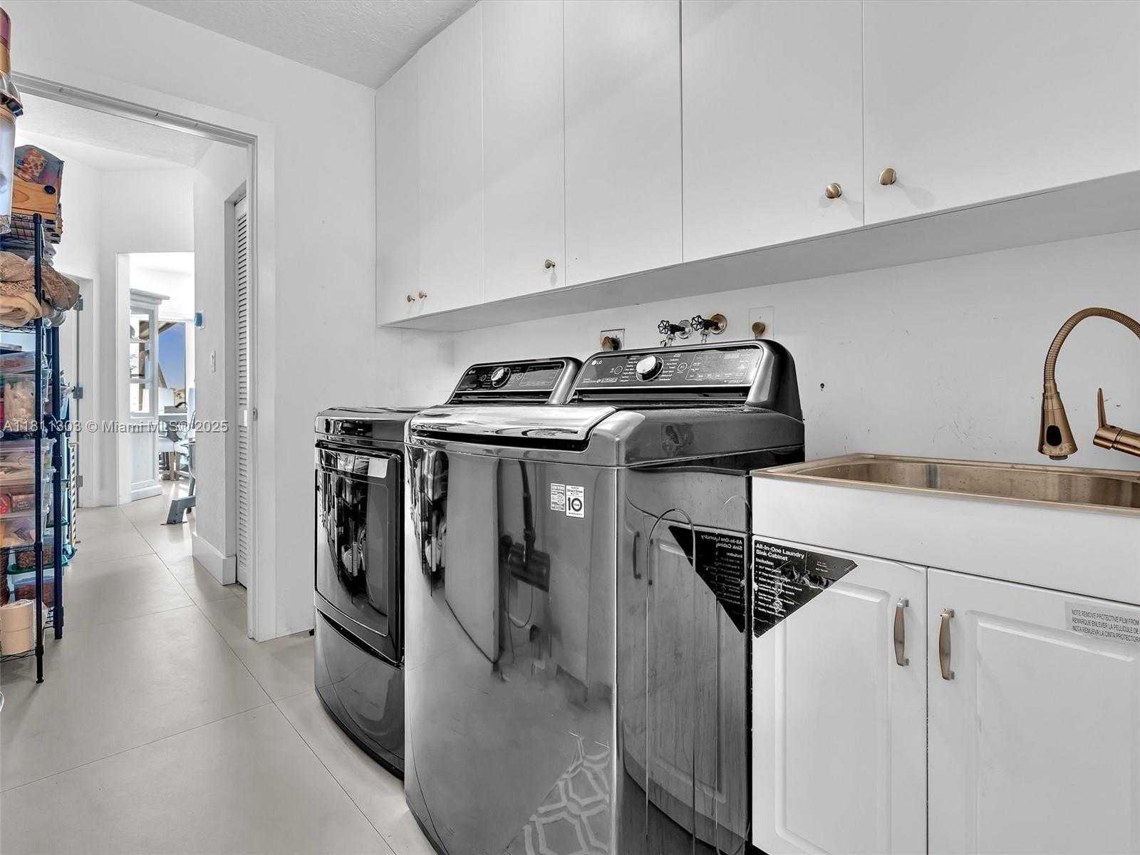Small Image of 13381 SOUTH WEST 151ST TER, Miami Number 14