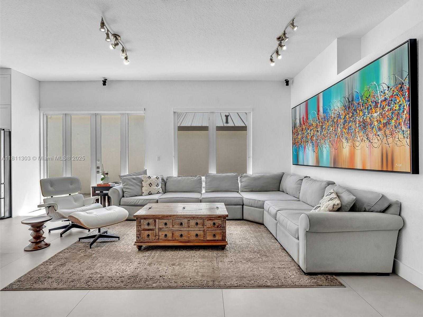 Small Image of 13381 SOUTH WEST 151ST TER, Miami Number 16