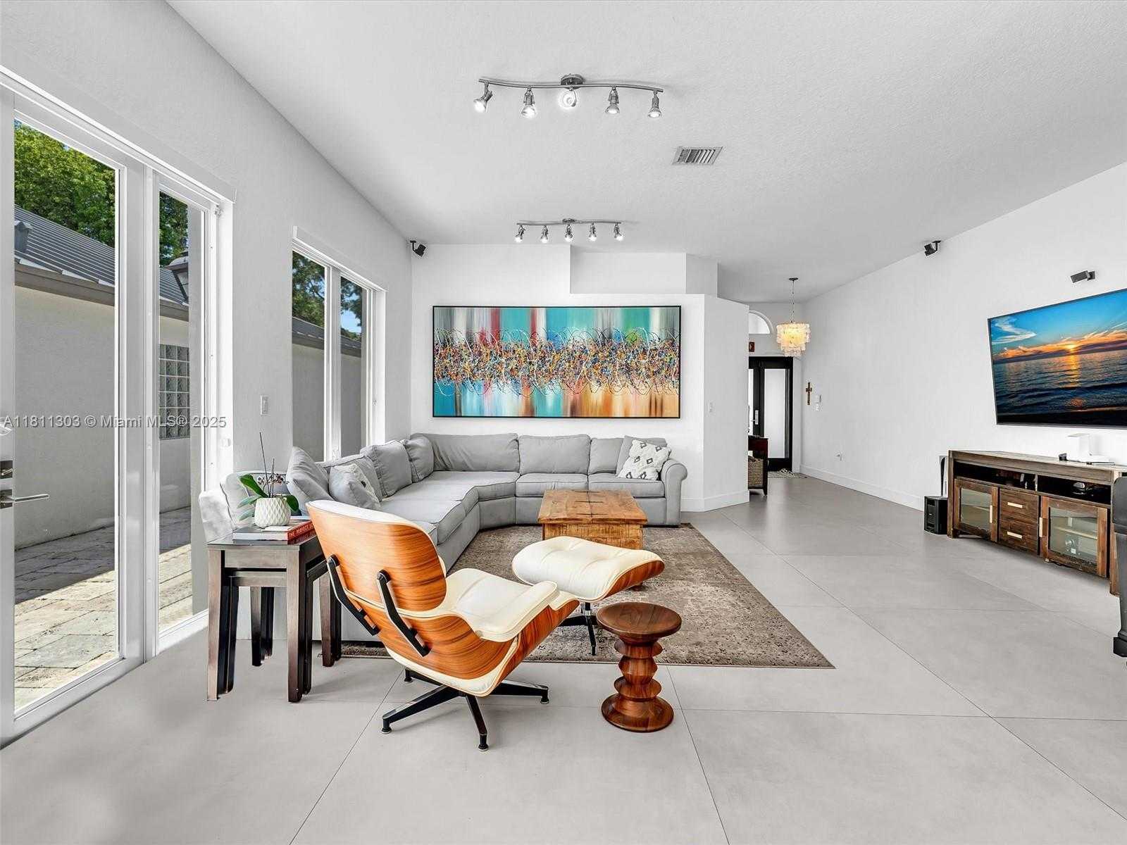 Small Image of 13381 SOUTH WEST 151ST TER, Miami Number 19