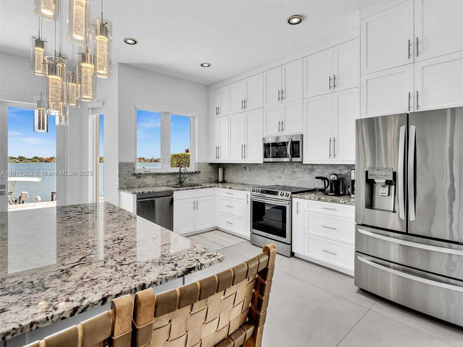Small Image of 13381 SOUTH WEST 151ST TER, Miami Number 23