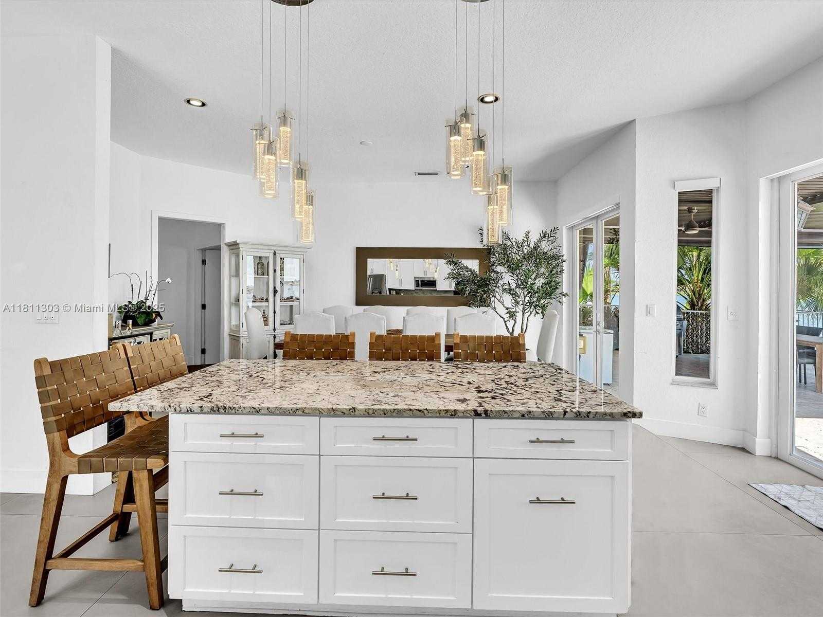 Small Image of 13381 SOUTH WEST 151ST TER, Miami Number 26
