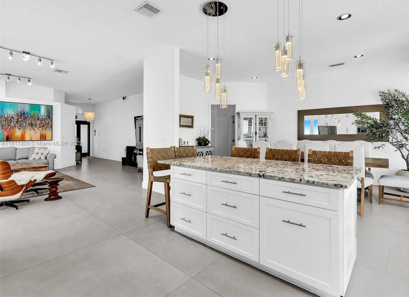 Small Image of 13381 SOUTH WEST 151ST TER, Miami Number 27