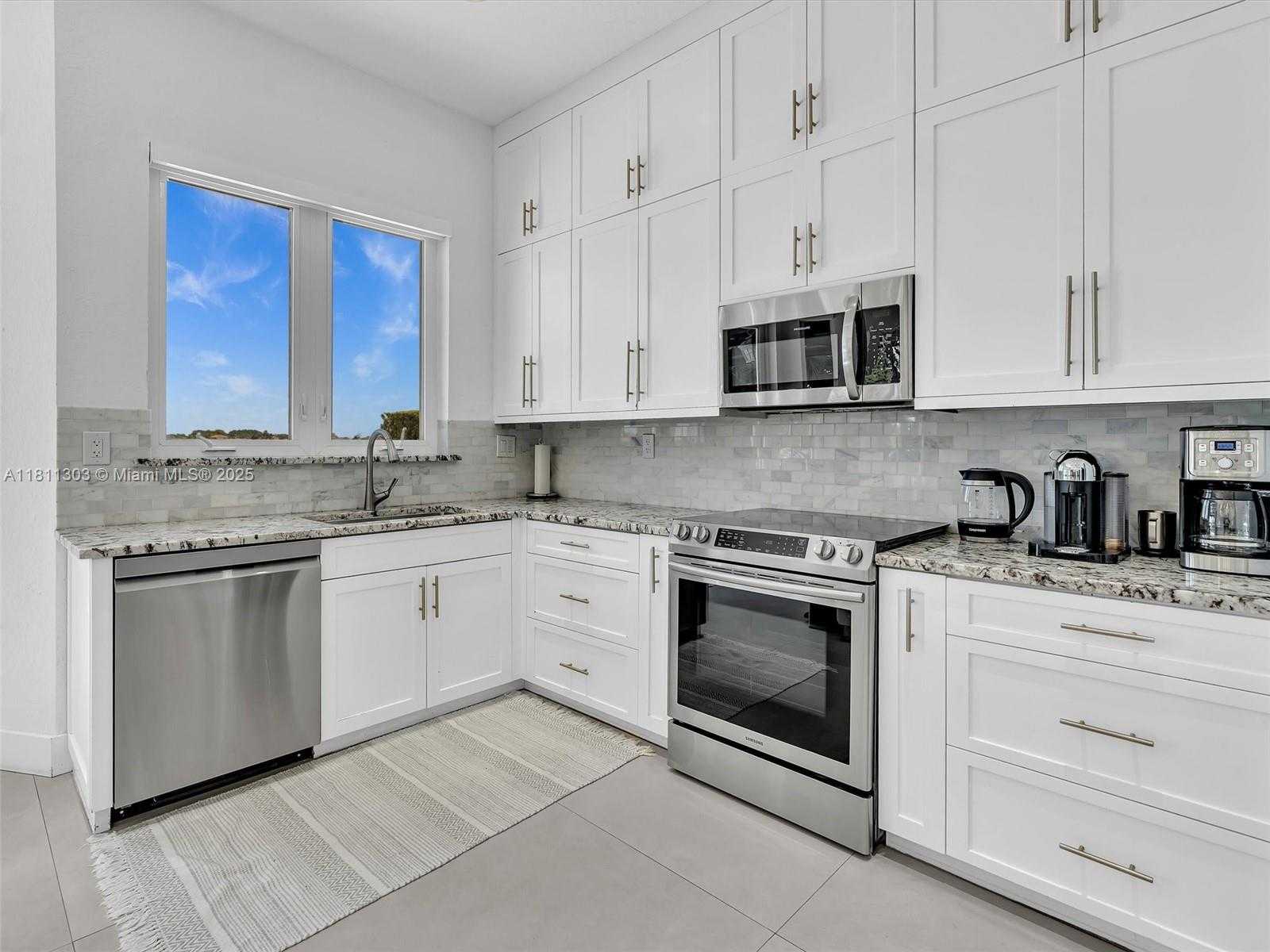 Small Image of 13381 SOUTH WEST 151ST TER, Miami Number 30