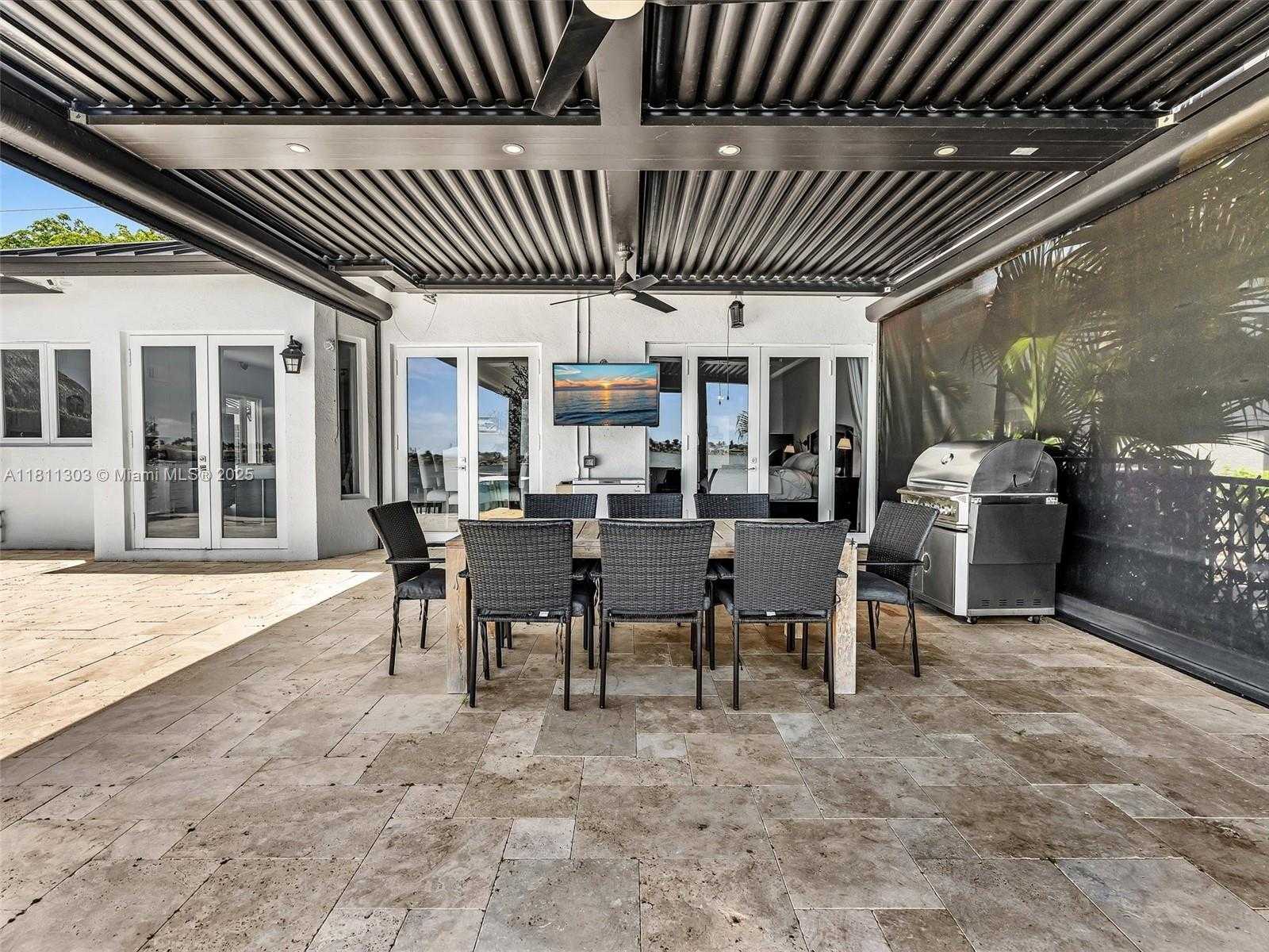 Small Image of 13381 SOUTH WEST 151ST TER, Miami Number 49