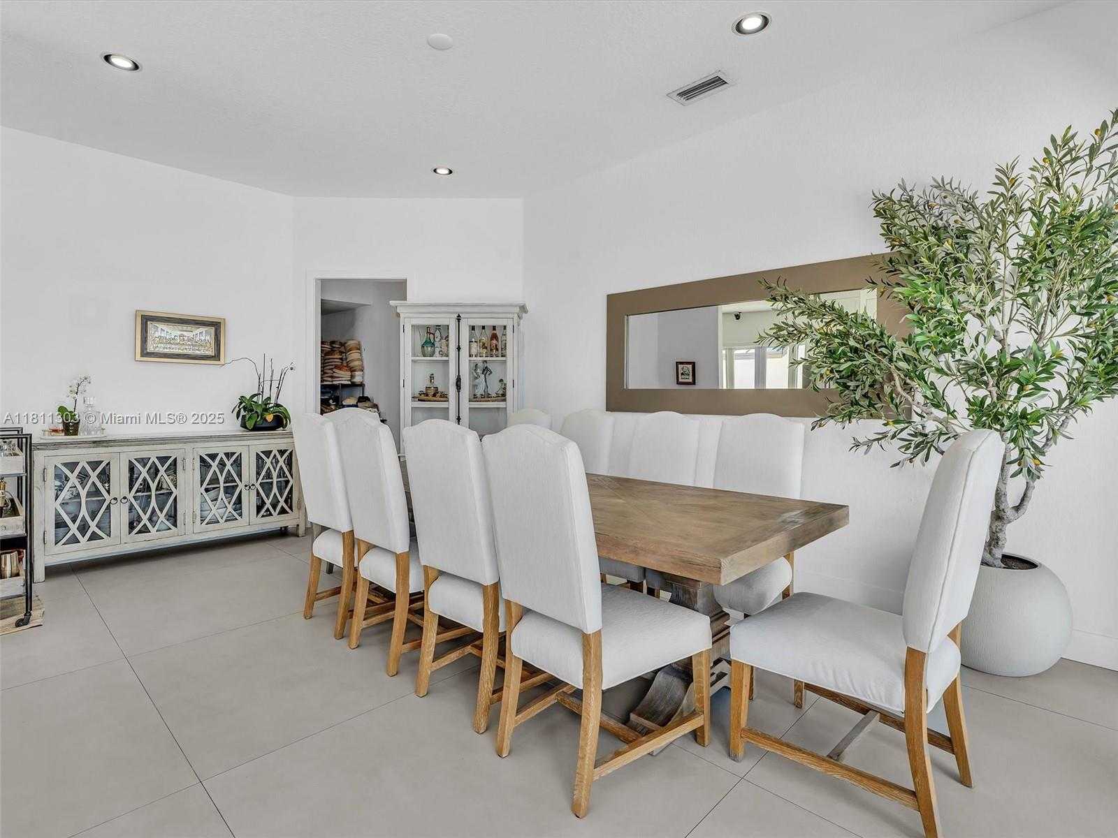 Small Image of 13381 SOUTH WEST 151ST TER, Miami Number 51