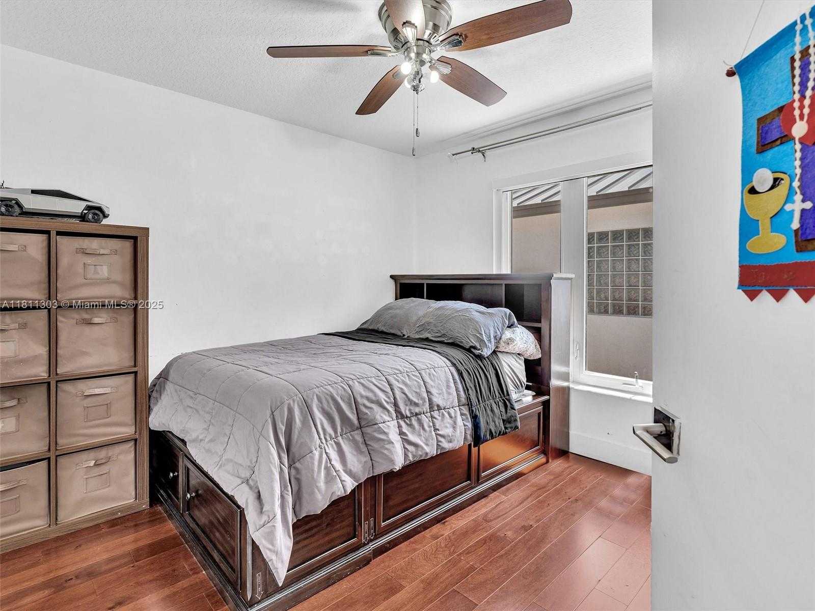 Small Image of 13381 SOUTH WEST 151ST TER, Miami Number 6