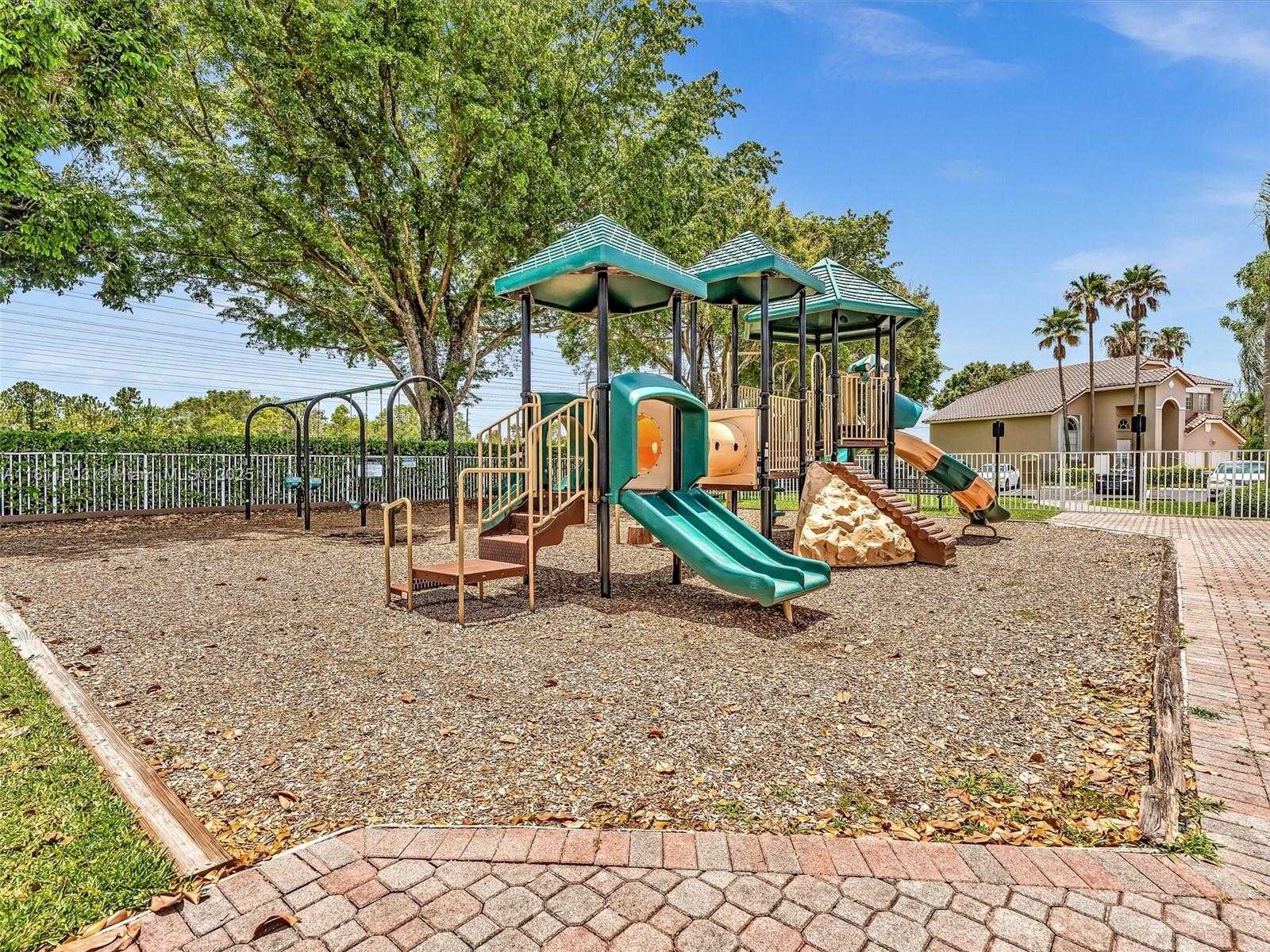 Small Image of 13381 SOUTH WEST 151ST TER, Miami Number 71