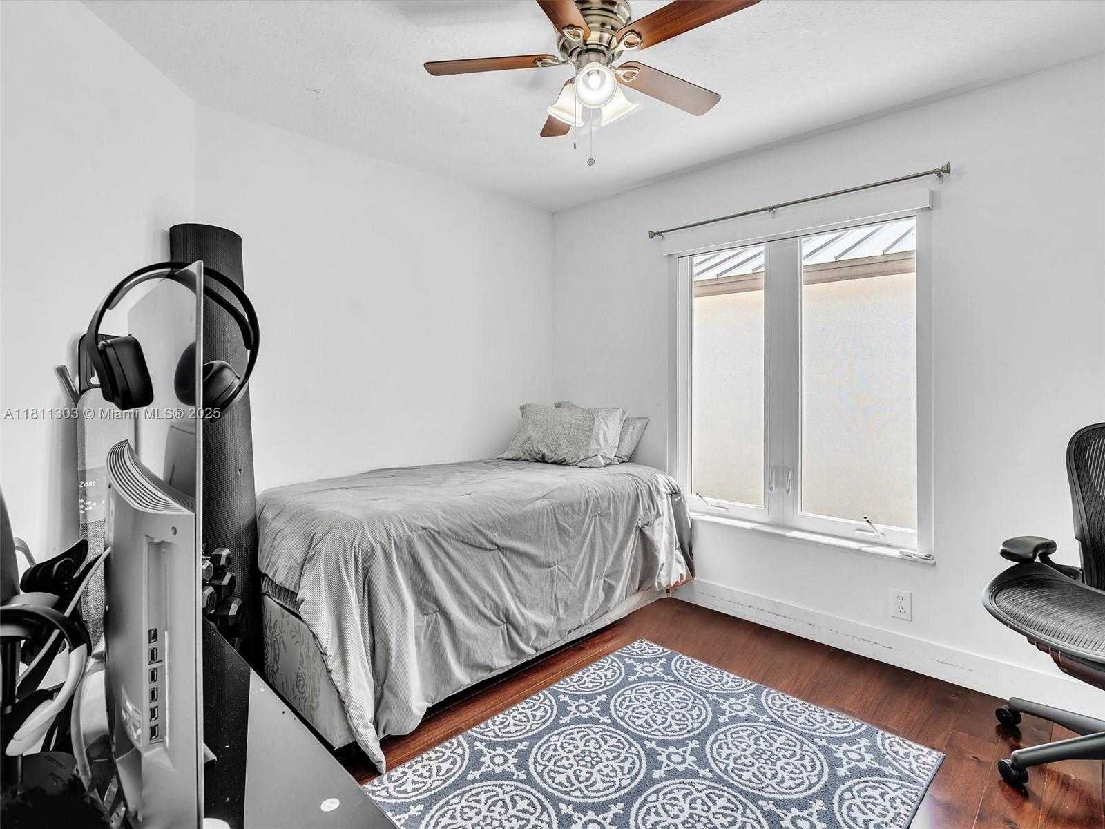 Small Image of 13381 SOUTH WEST 151ST TER, Miami Number 8