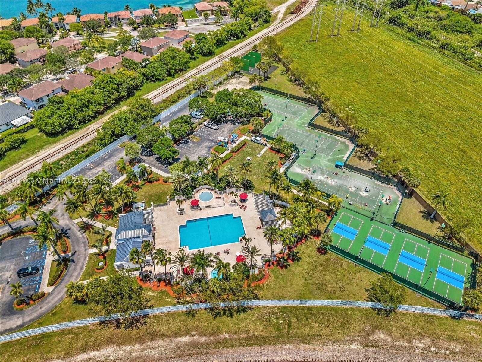 Small Image of 13381 SOUTH WEST 151ST TER, Miami Number 85