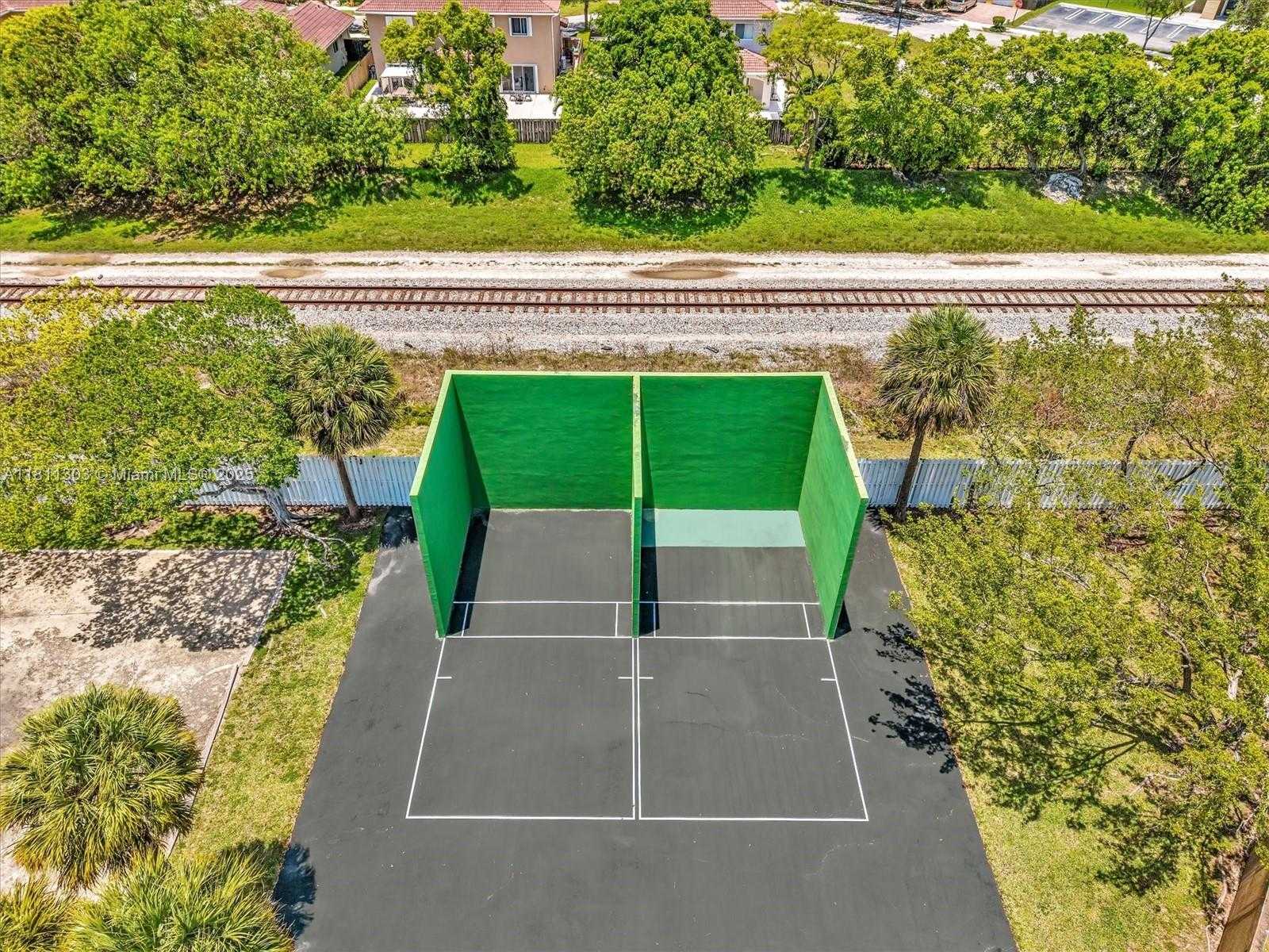 Small Image of 13381 SOUTH WEST 151ST TER, Miami Number 87