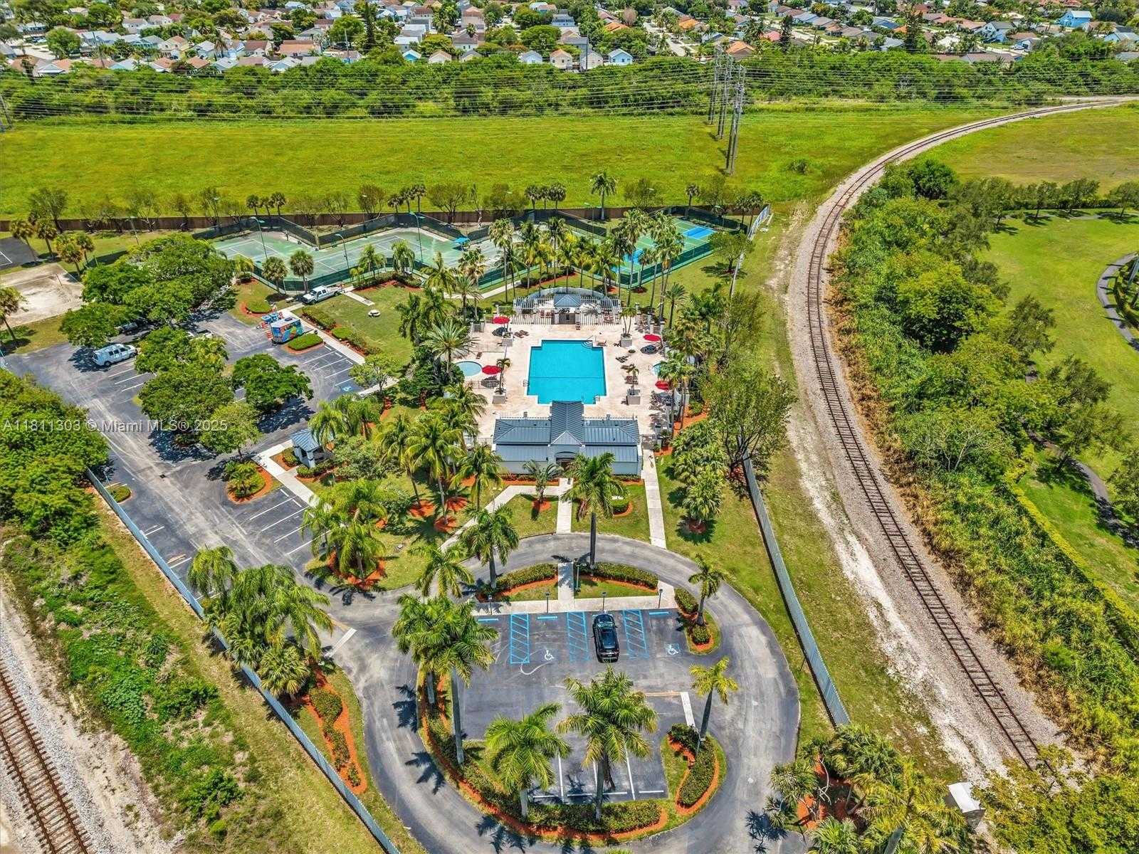 Small Image of 13381 SOUTH WEST 151ST TER, Miami Number 88